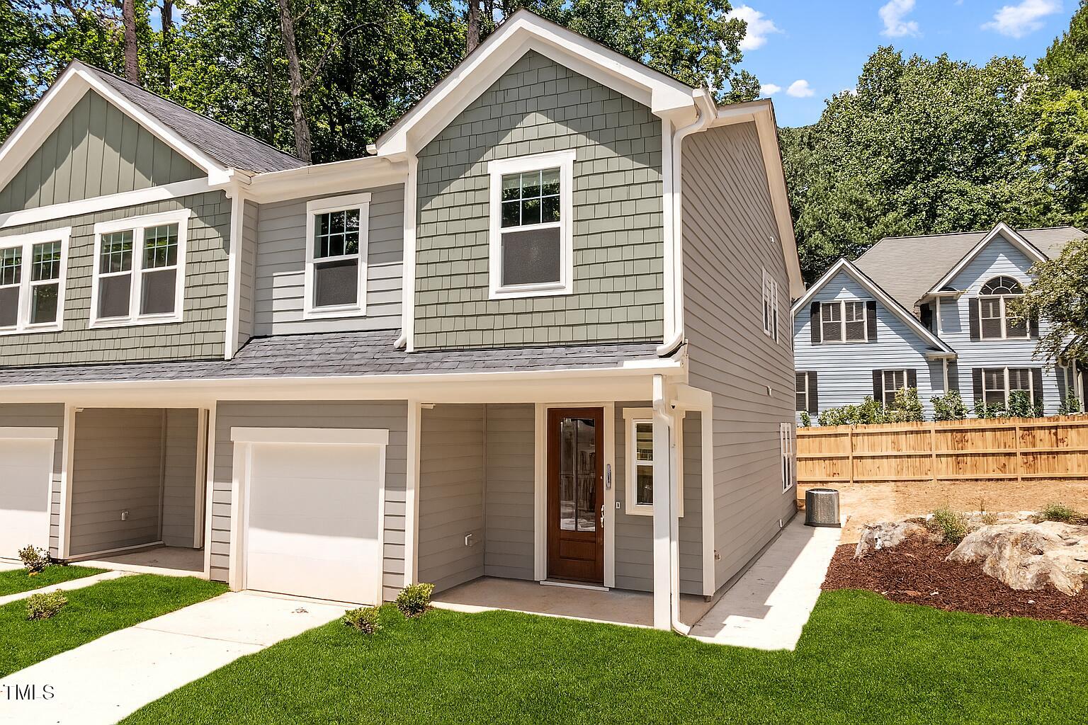901 Selby Avenue