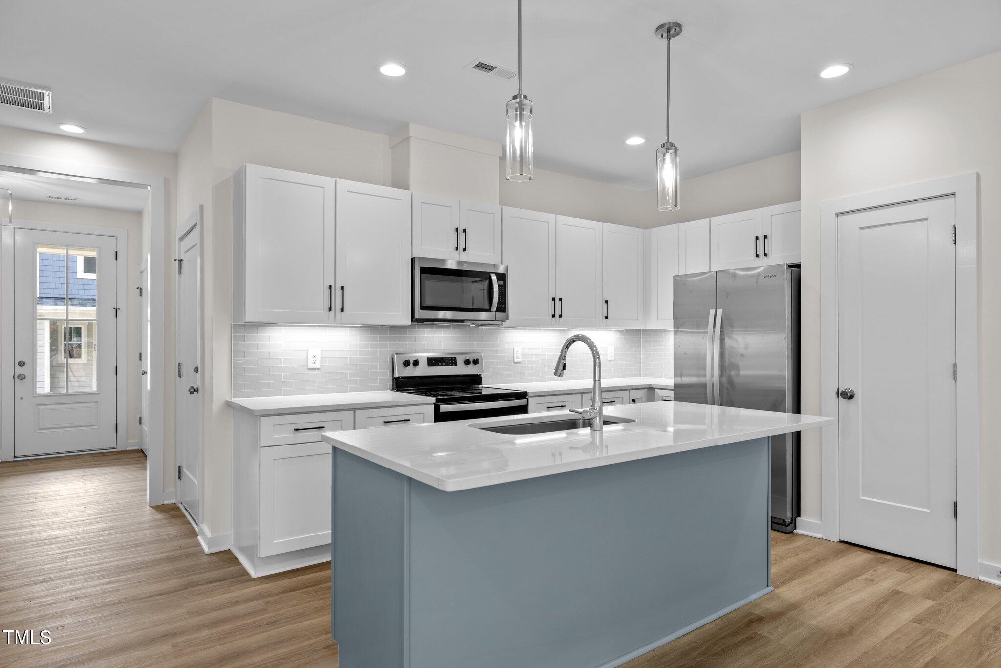 901 Selby Avenue