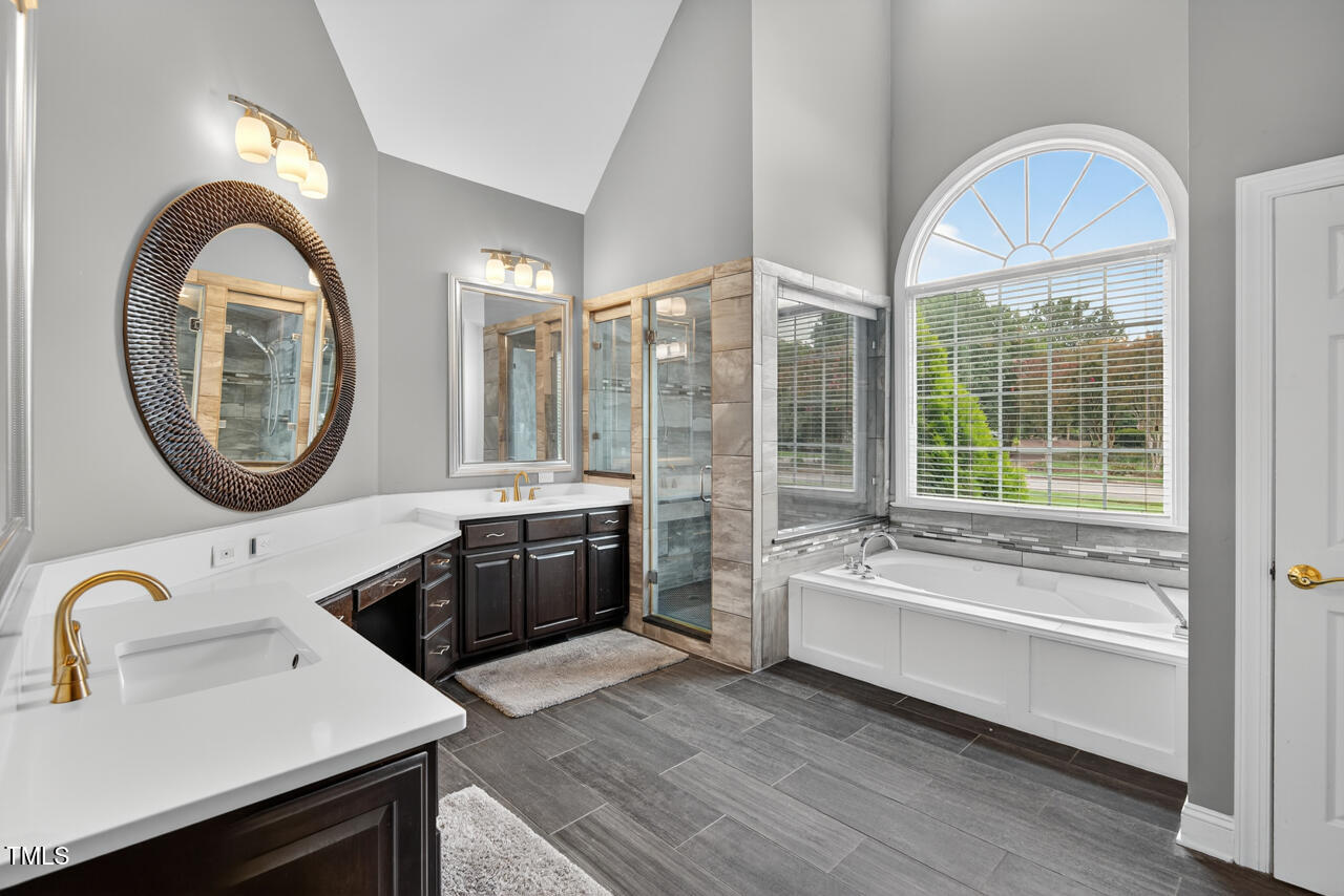 3 Crepe Myrtle Place