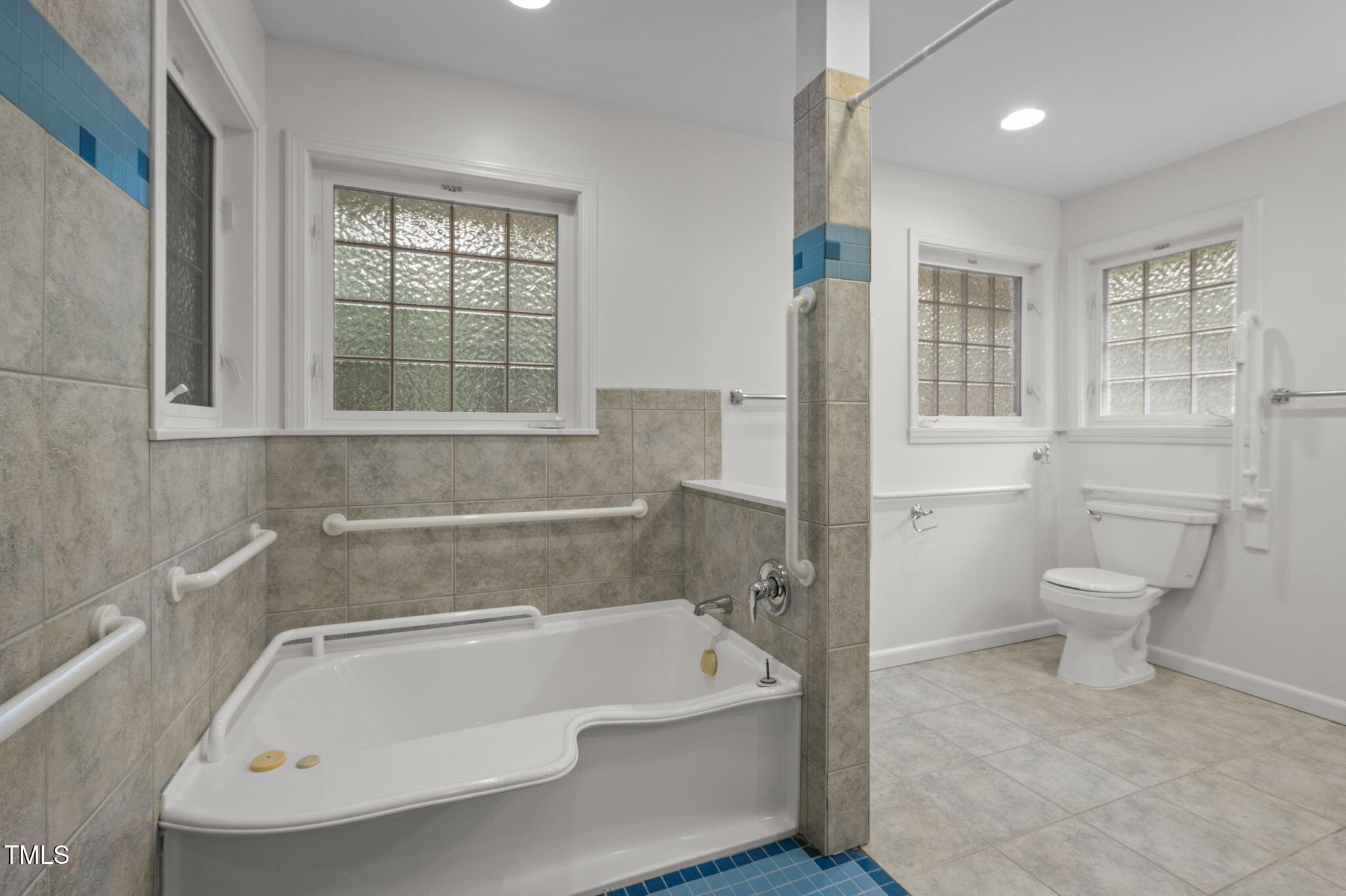 305 N Elliiot Rd Road