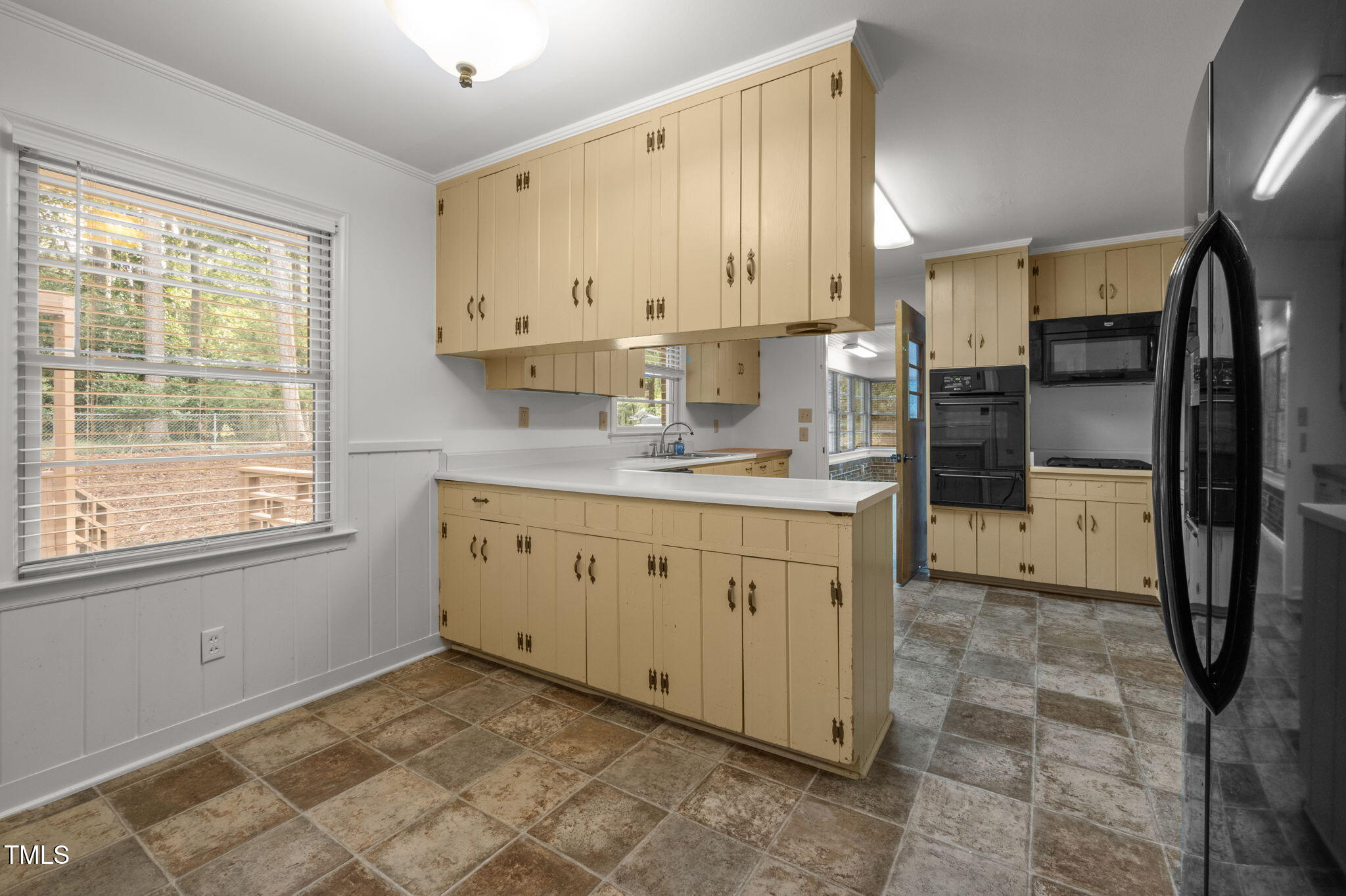 305 N Elliiot Rd Road