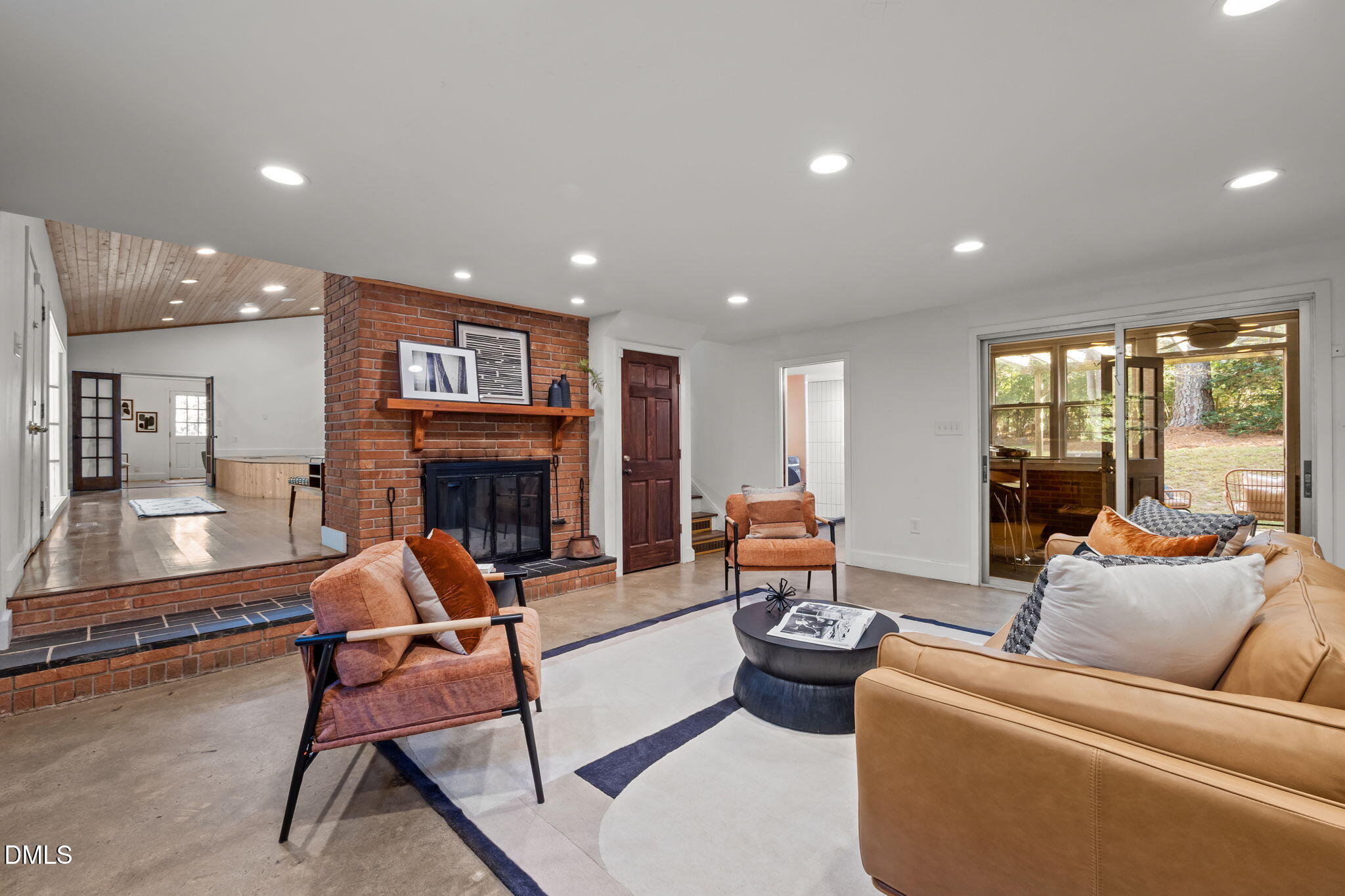 104 Sparkleberry Lane