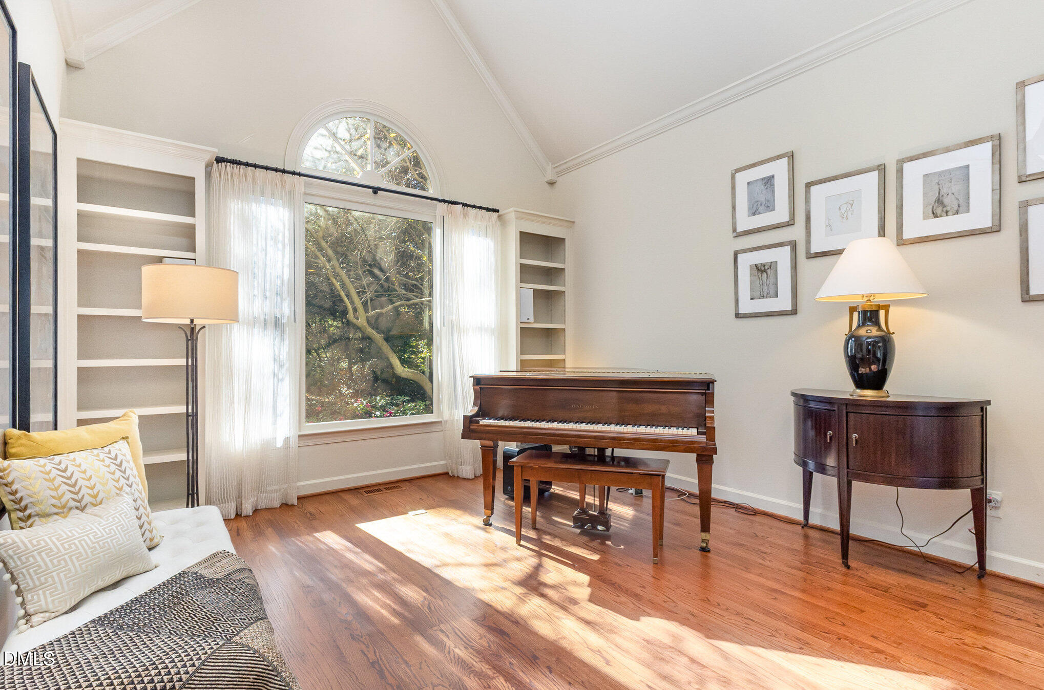 105 Great Oaks Place