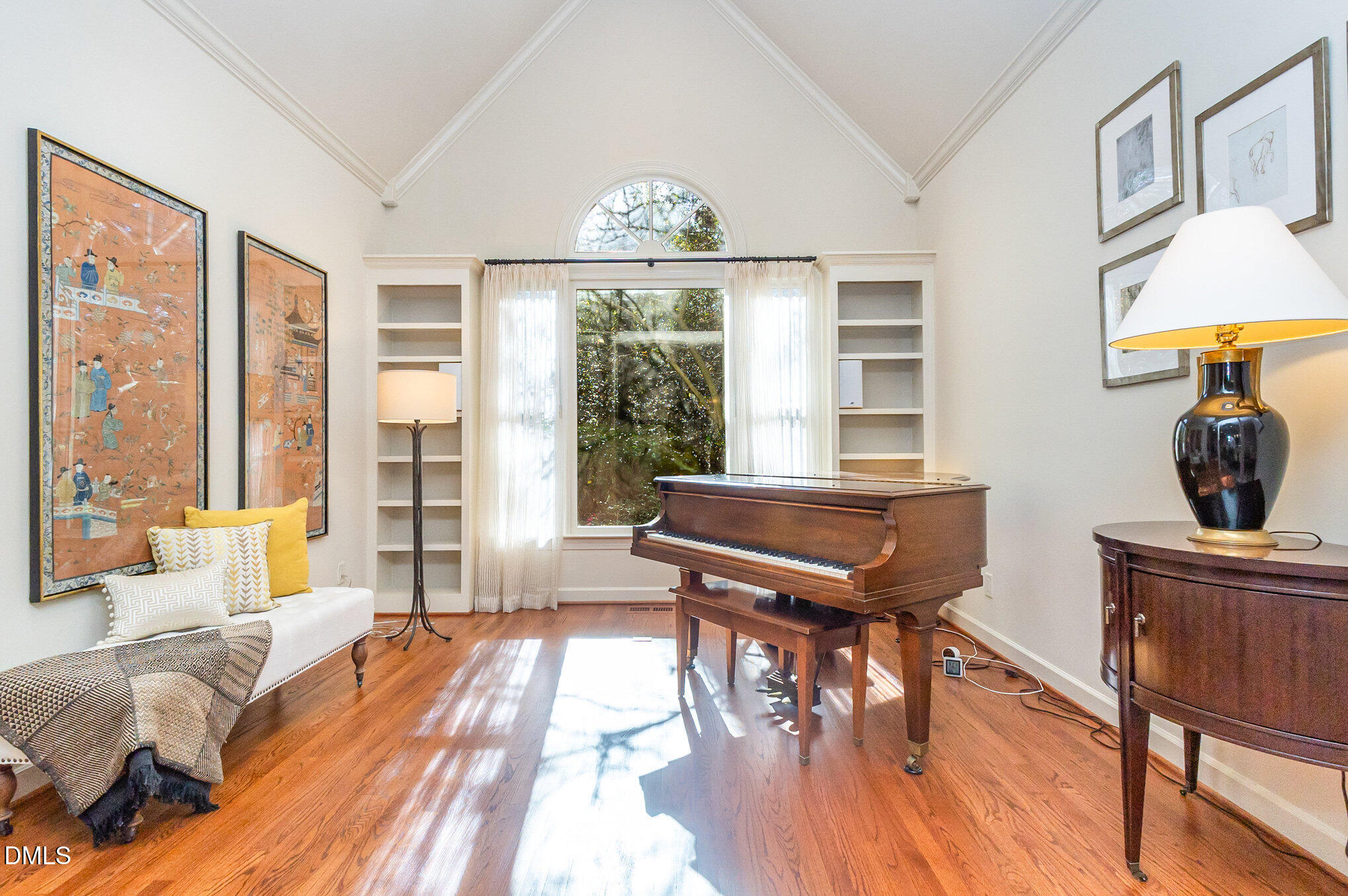 105 Great Oaks Place