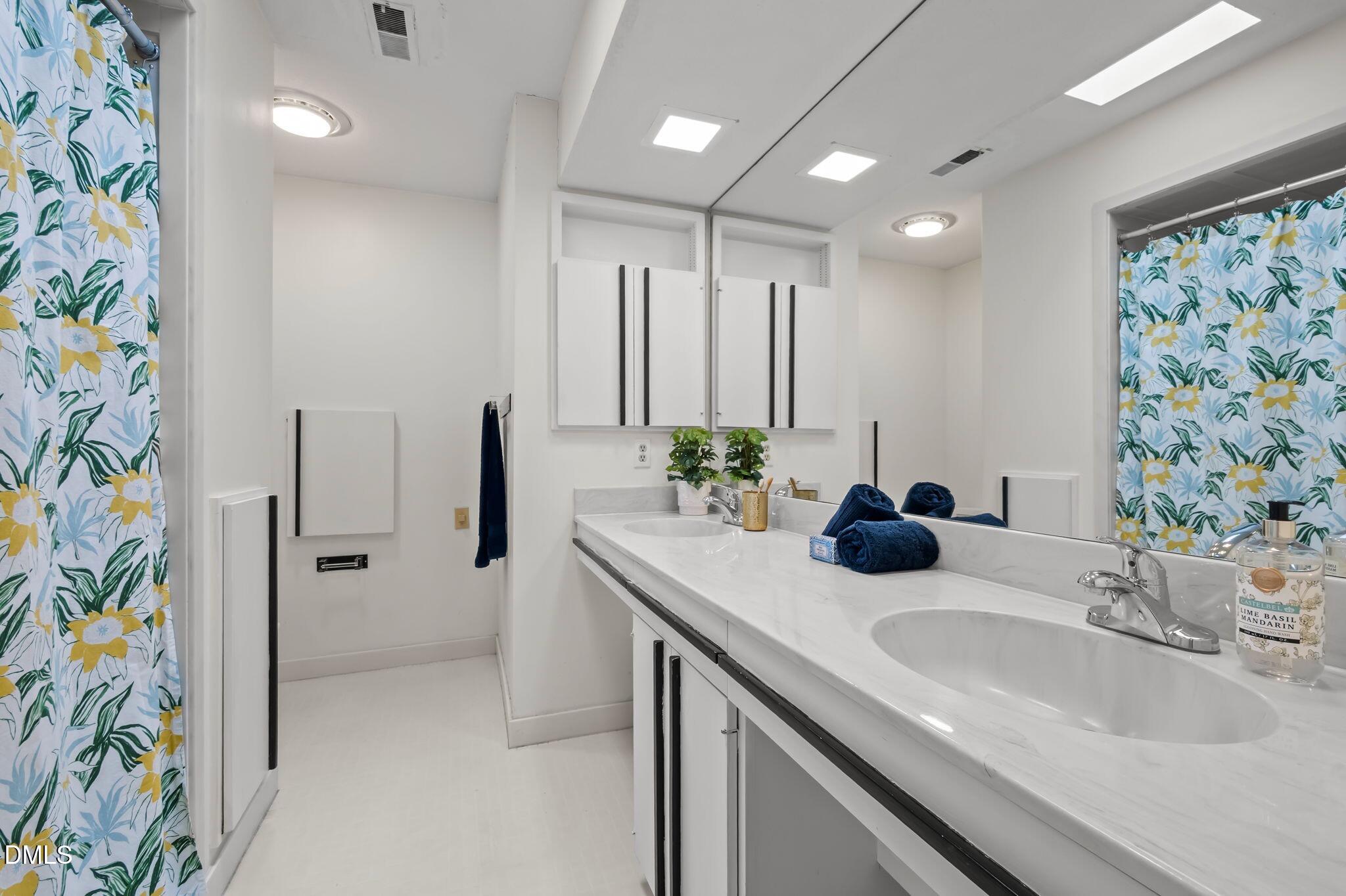 634 Kensington Drive