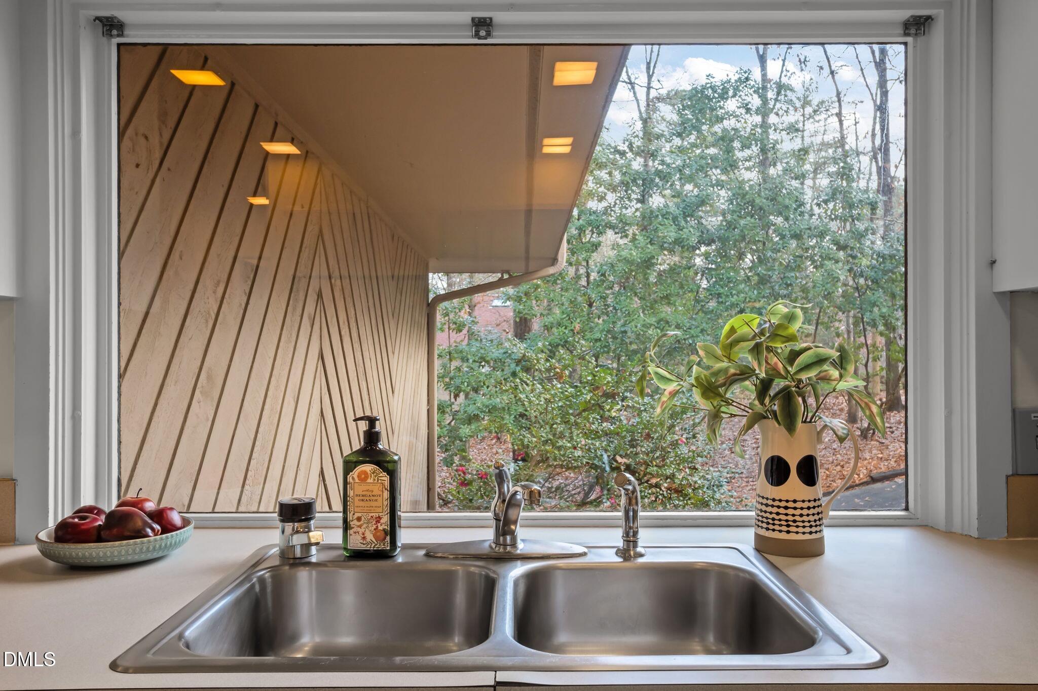 634 Kensington Drive