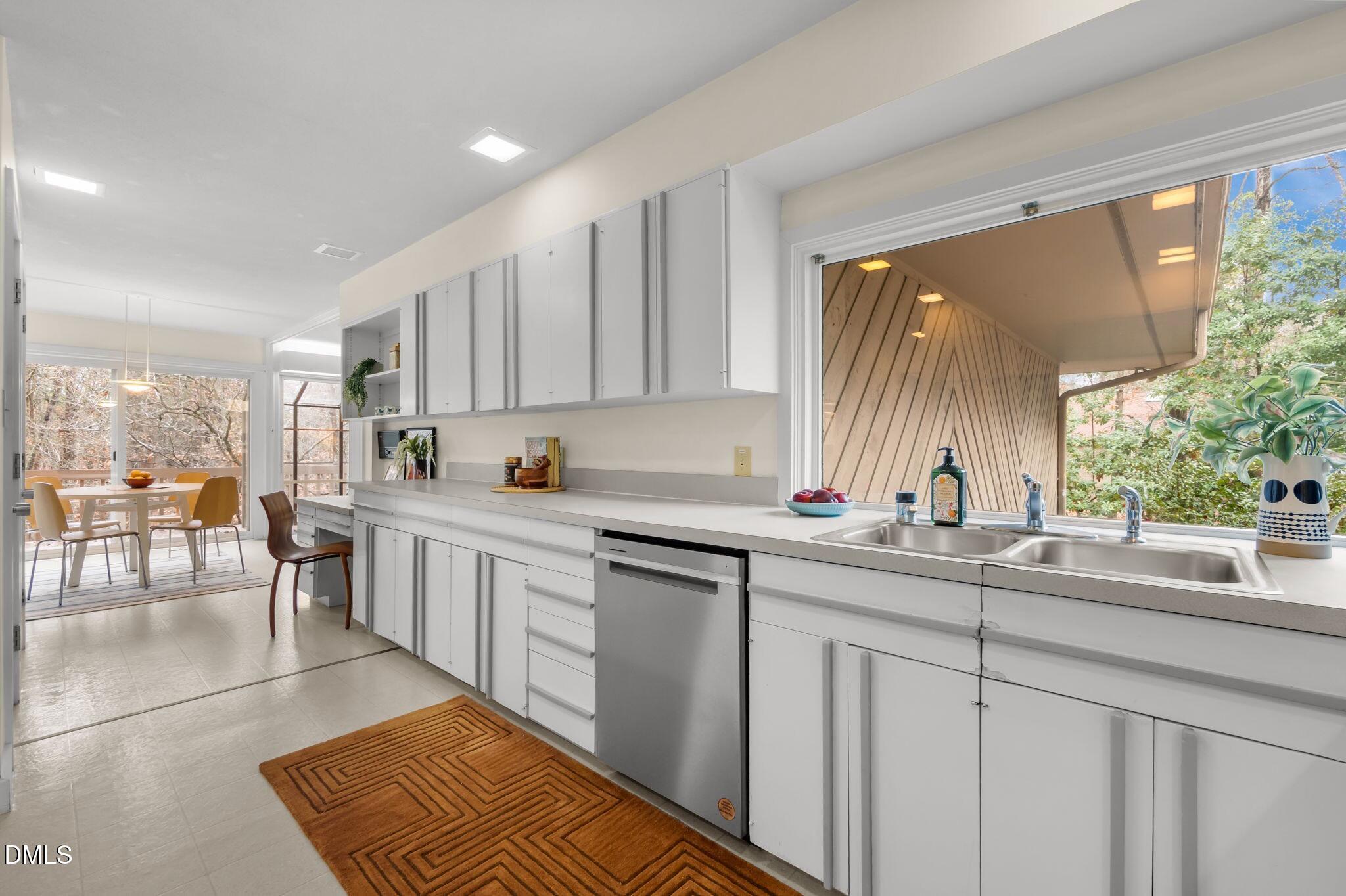 634 Kensington Drive