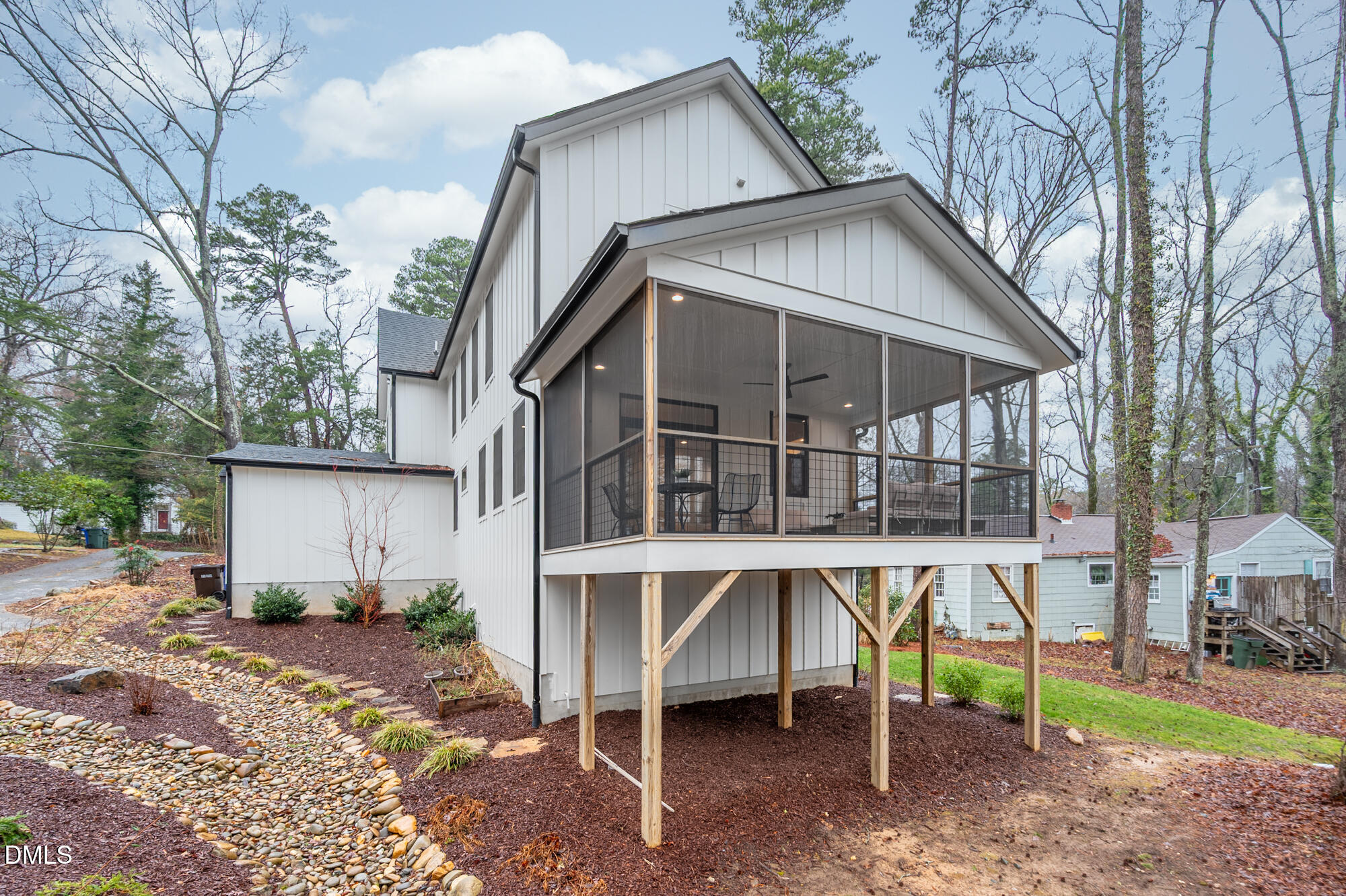 1220 Hillview Road