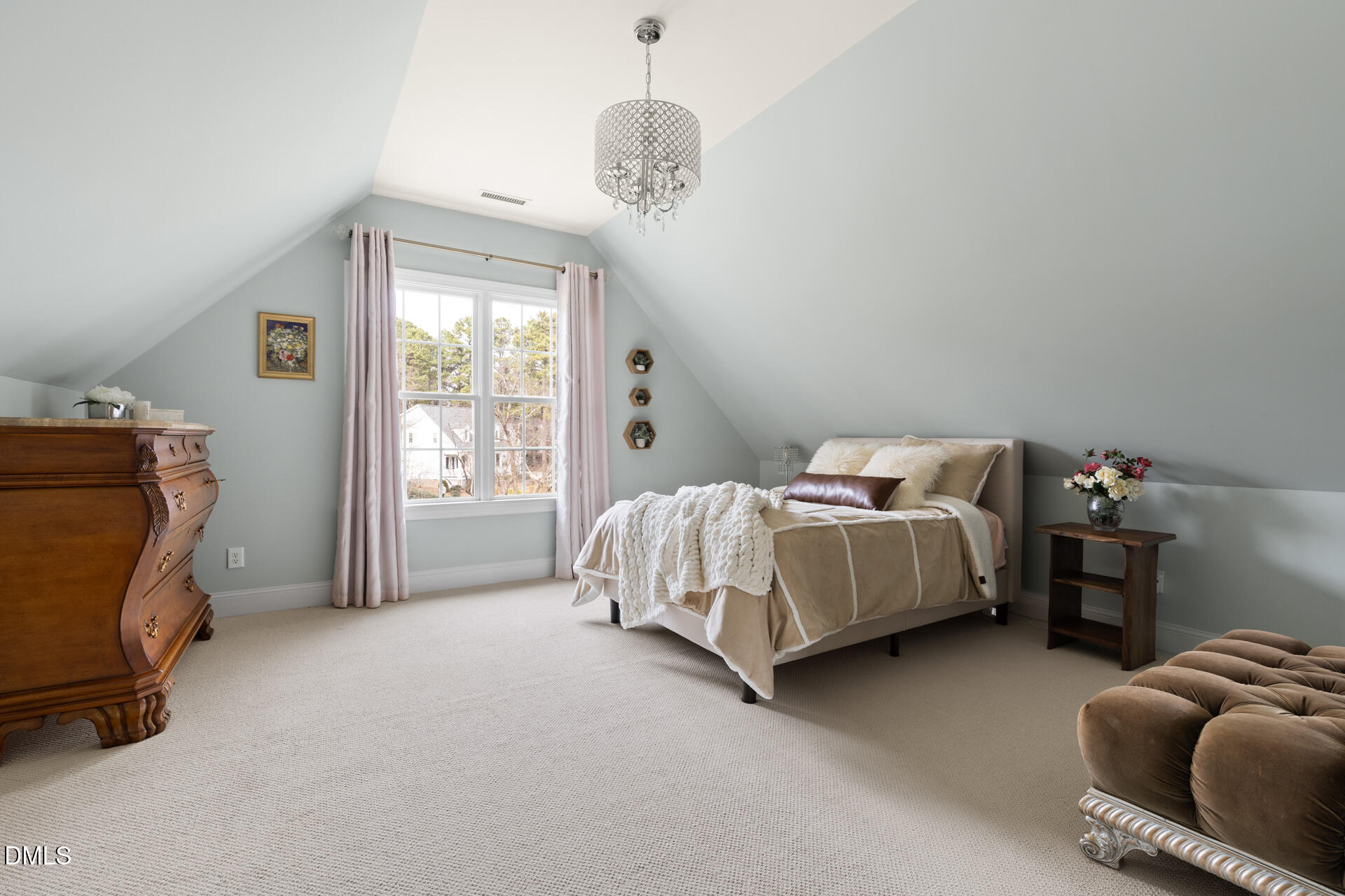 408 Hogans Valley Way