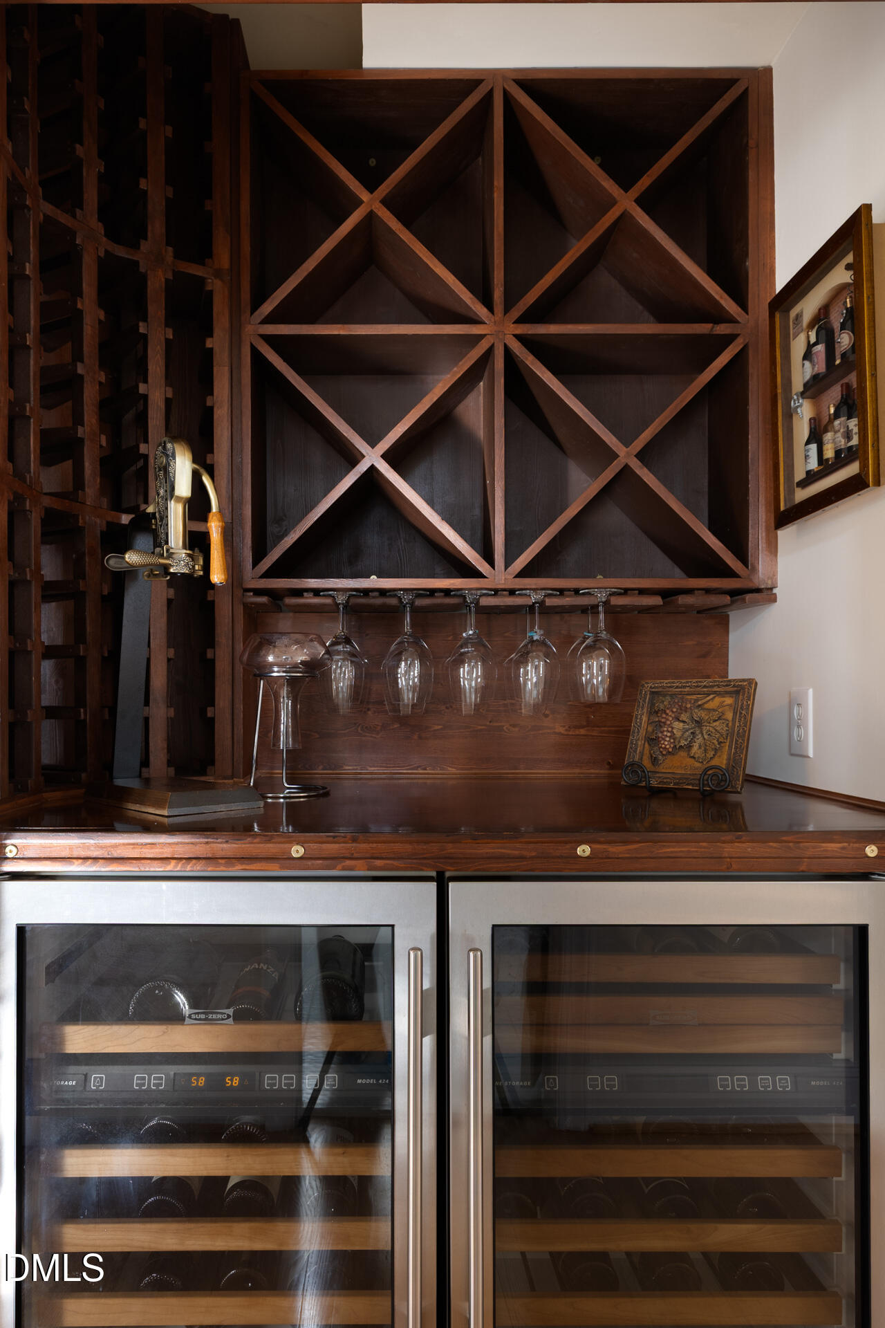 408 Hogans Valley Way