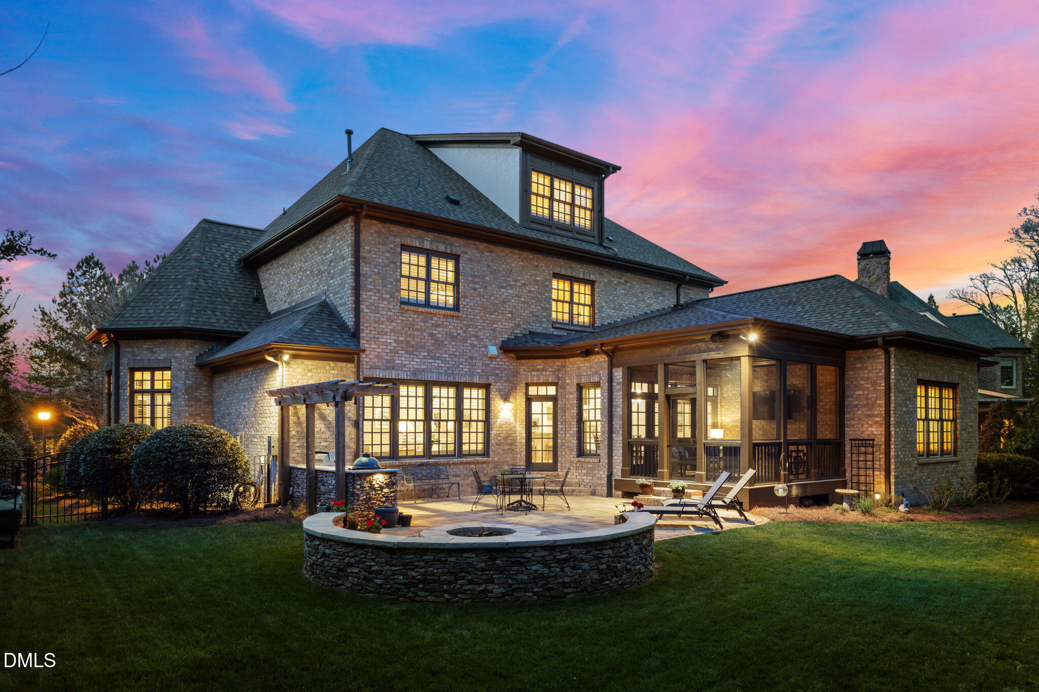 102 Michelangelo Way