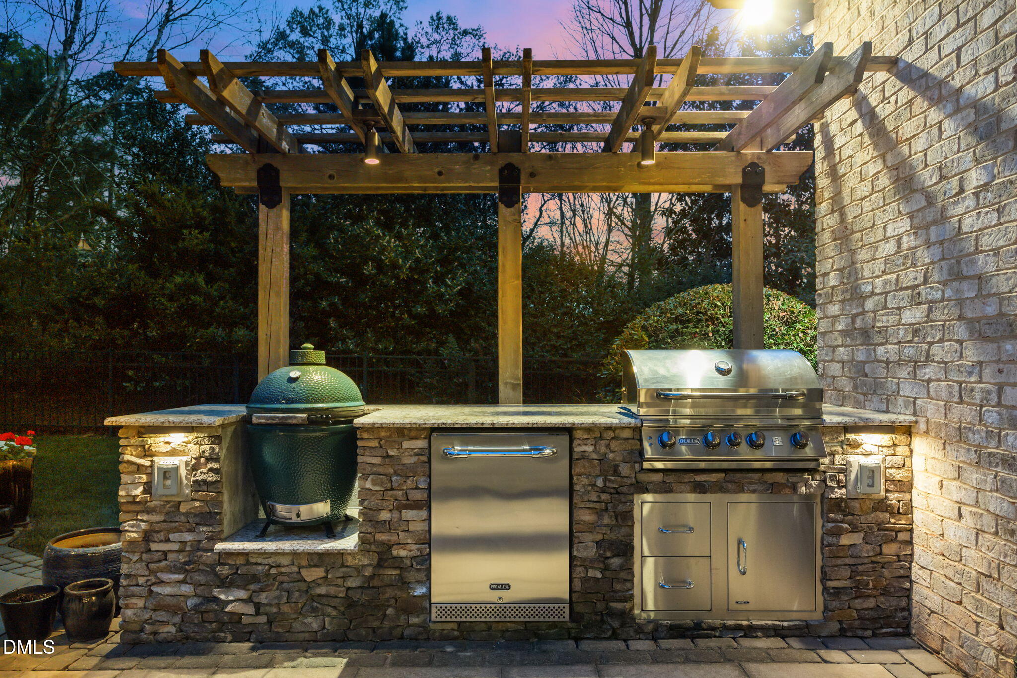 102 Michelangelo Way