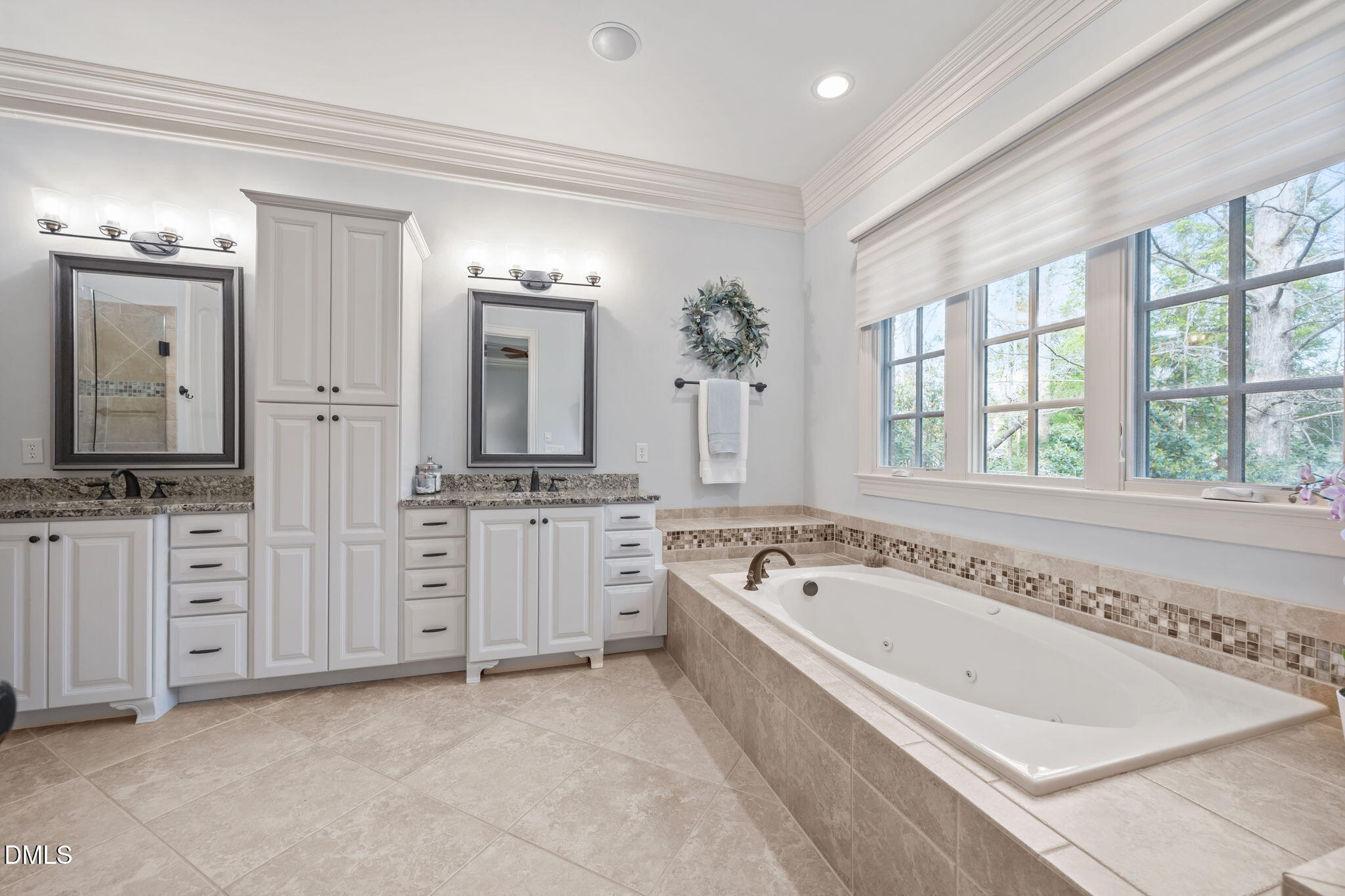 102 Michelangelo Way