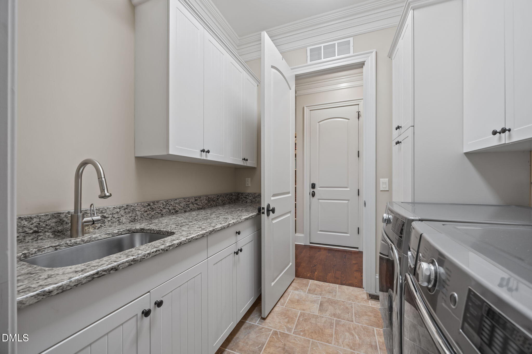 102 Michelangelo Way