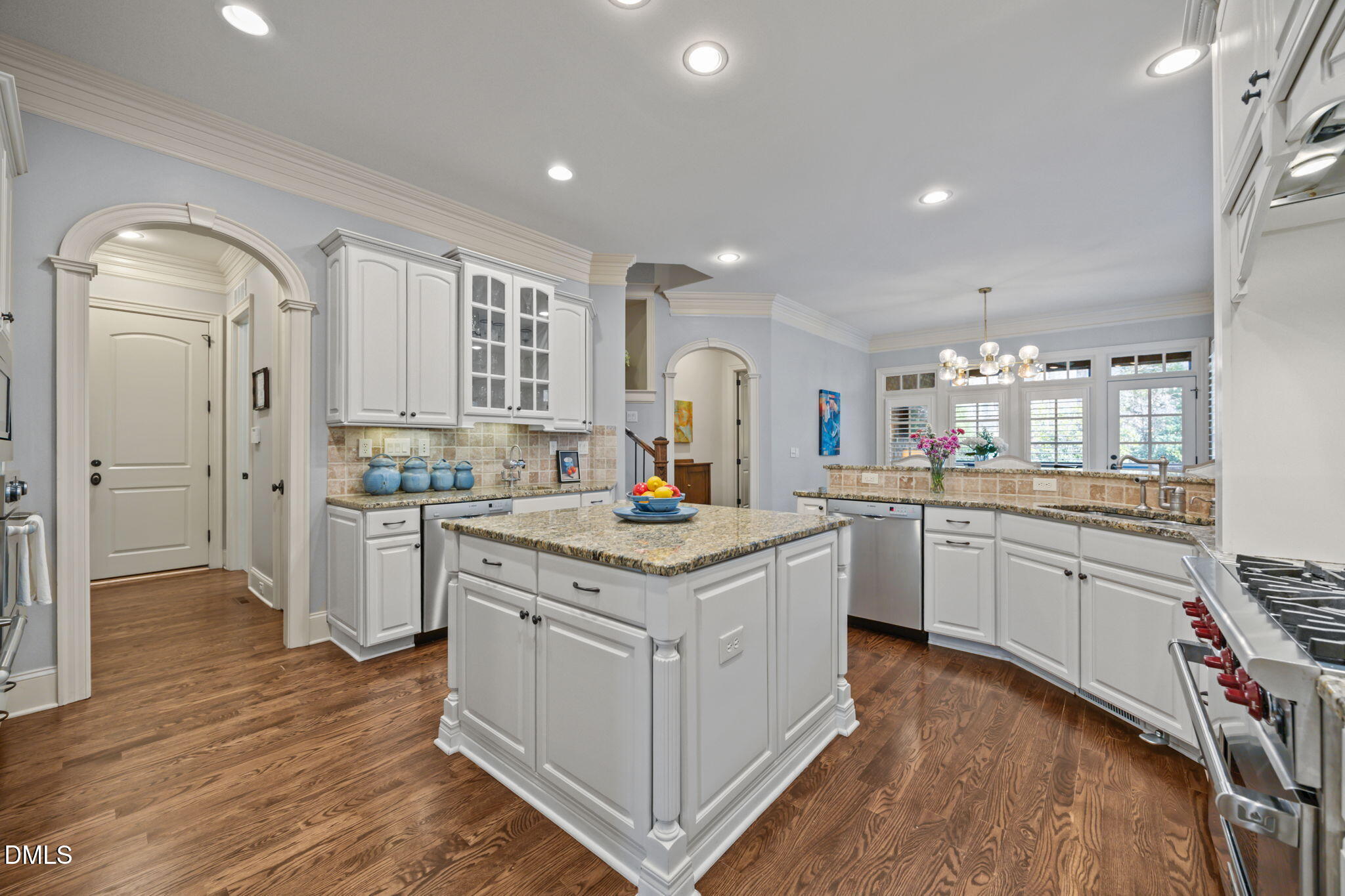 102 Michelangelo Way
