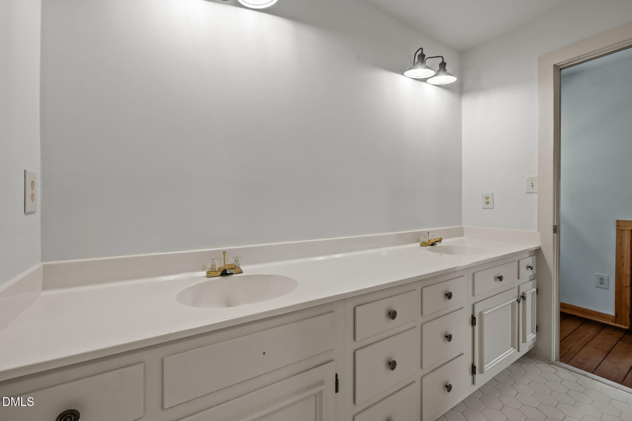 643 Old Stone House Road