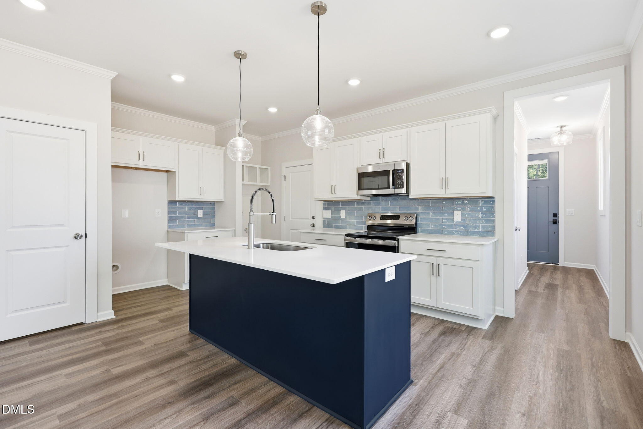 923 Selby Avenue