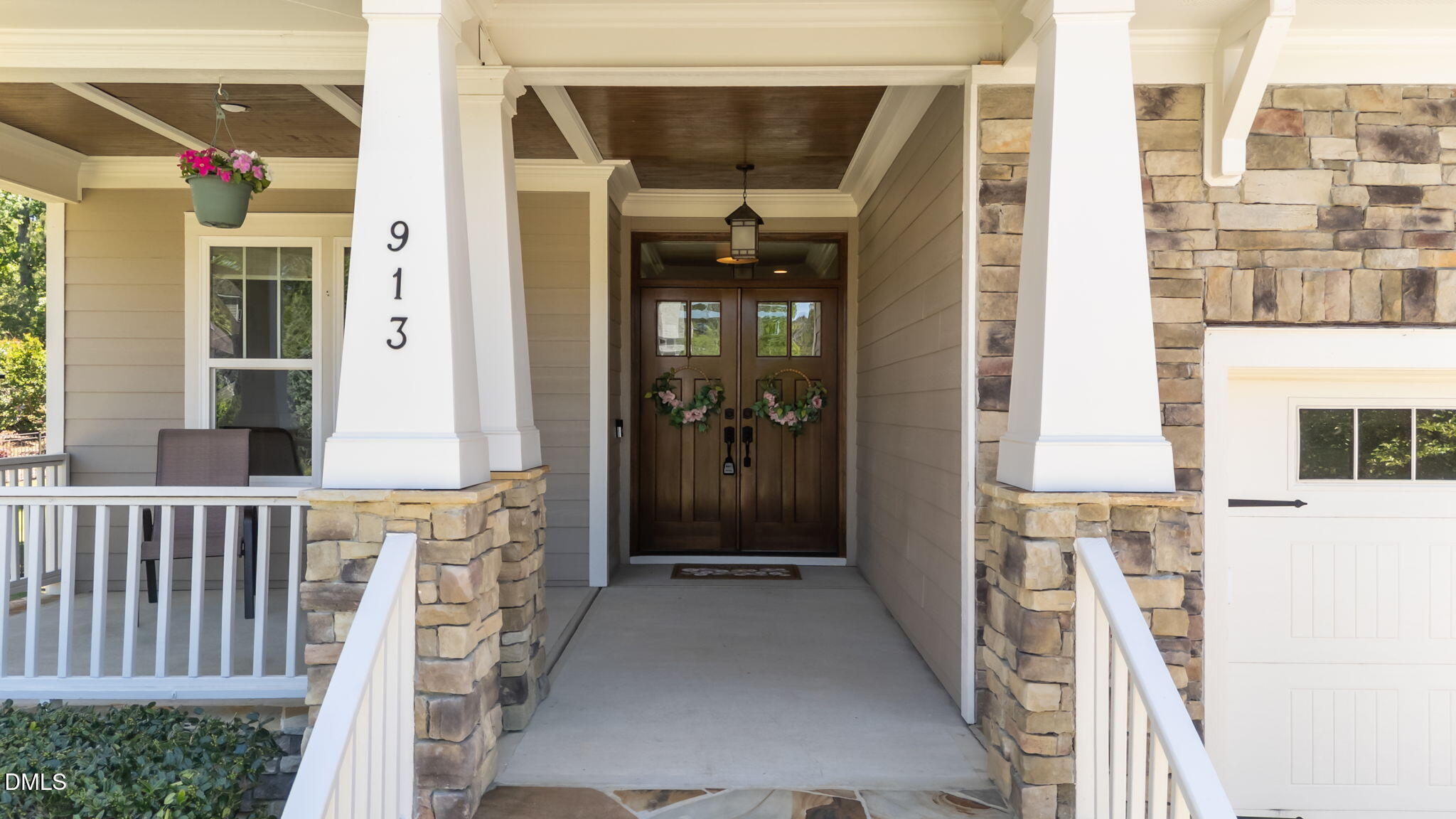 913 Hollymont Drive