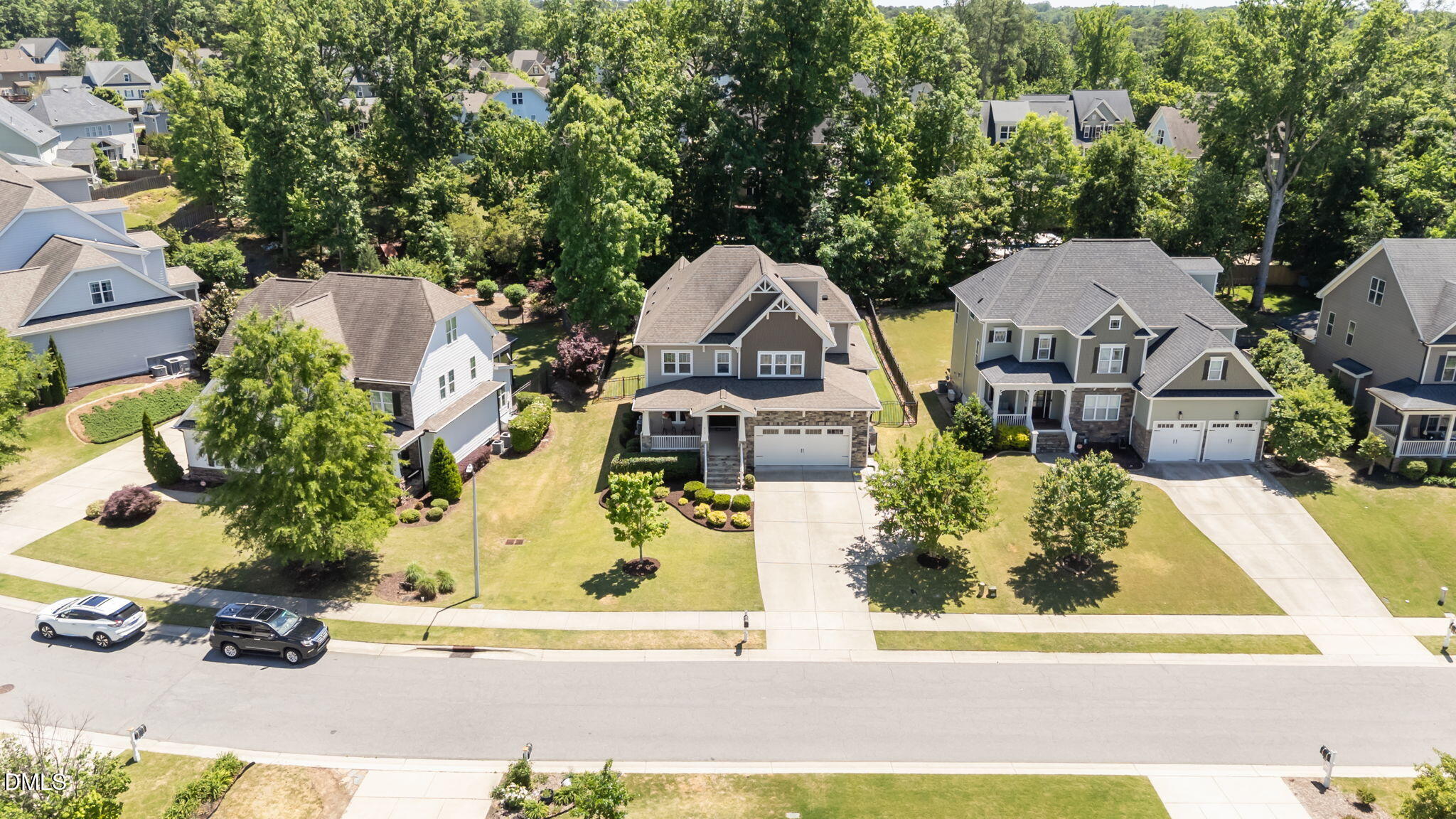 913 Hollymont Drive