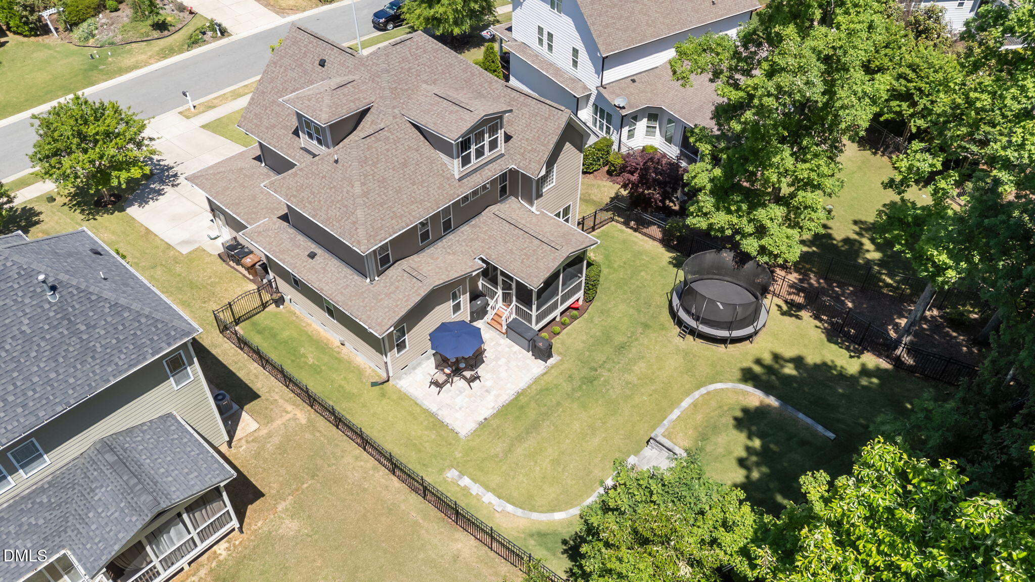 913 Hollymont Drive