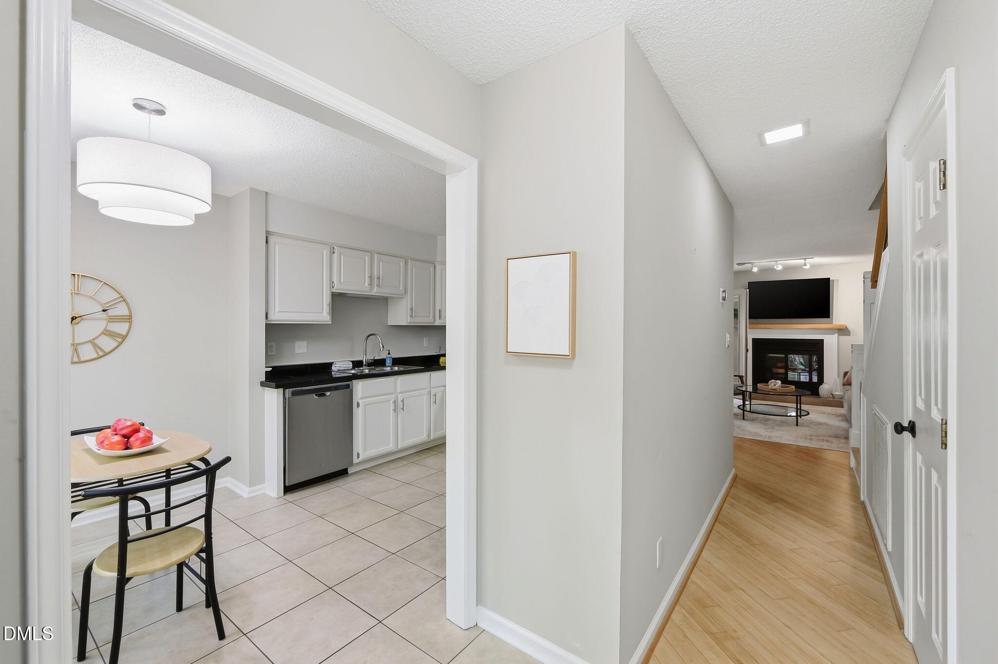 404 Forest Court