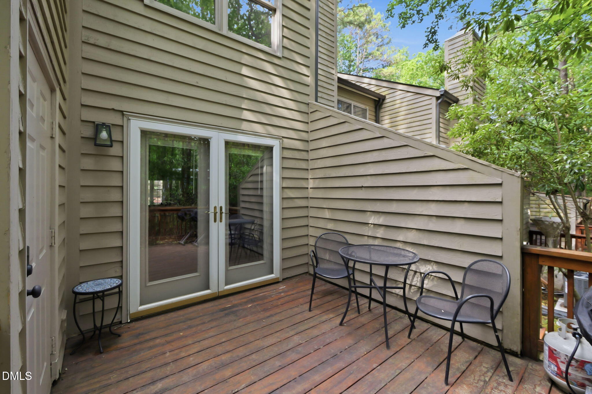 404 Forest Court