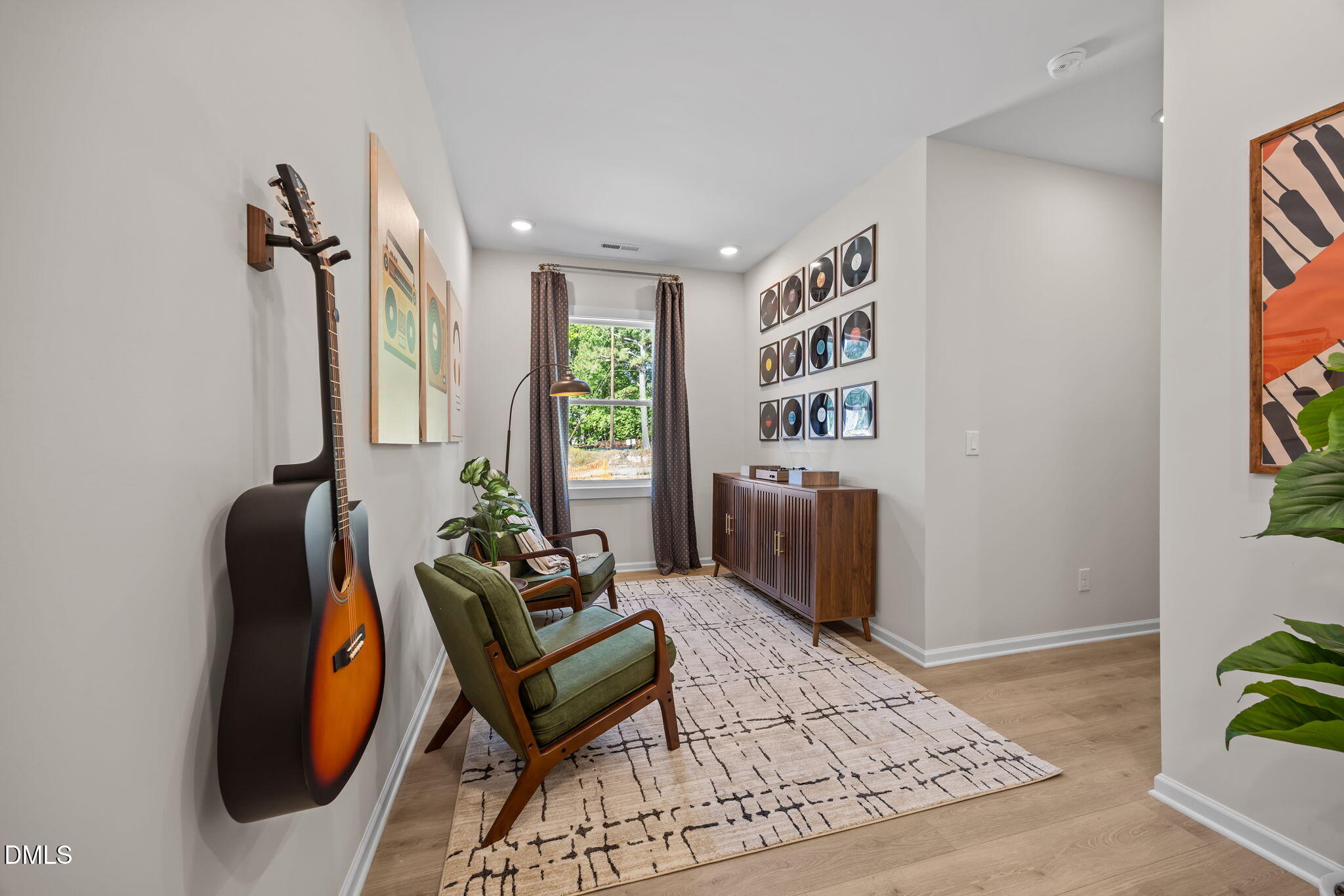 907 Selby Avenue