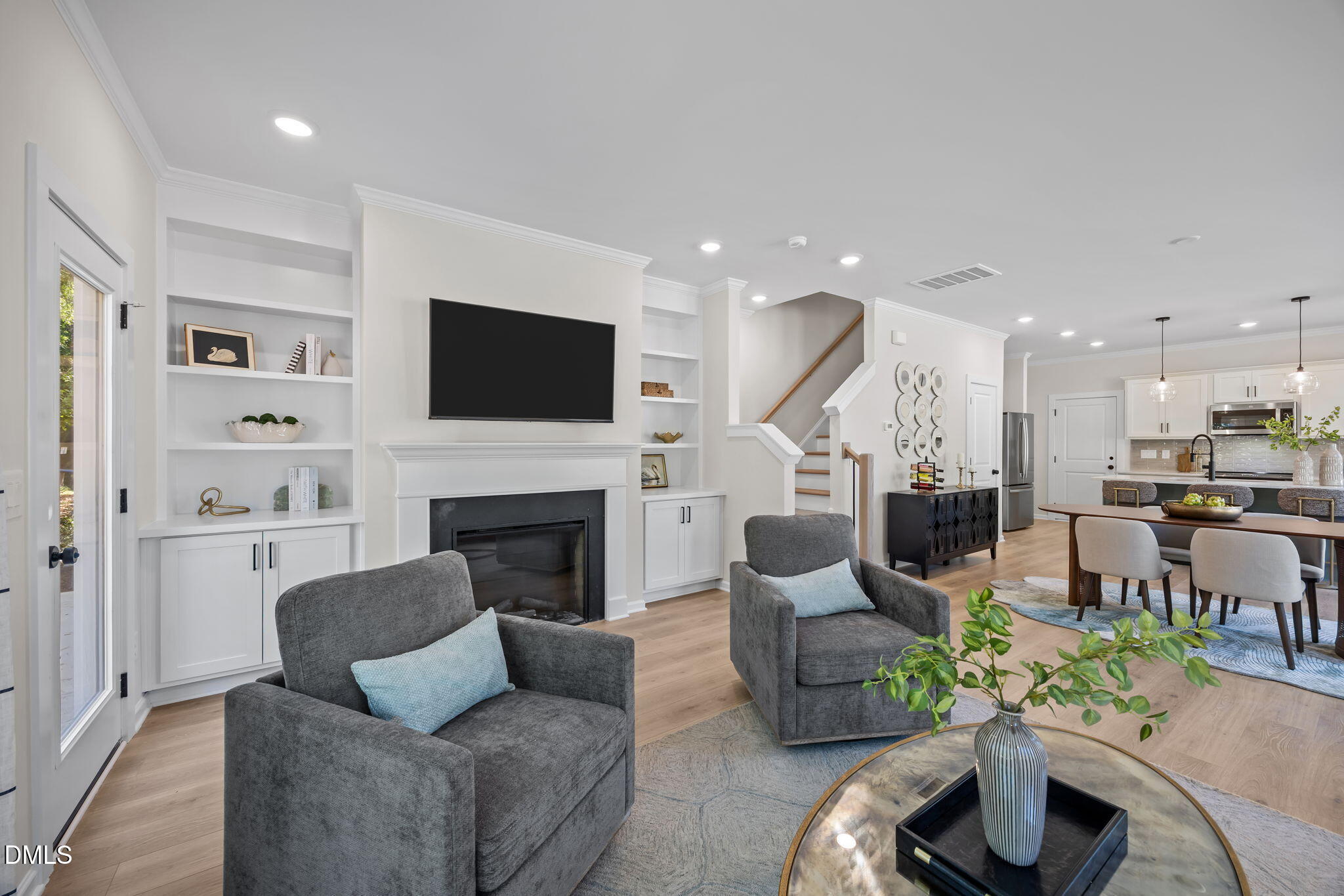 907 Selby Avenue