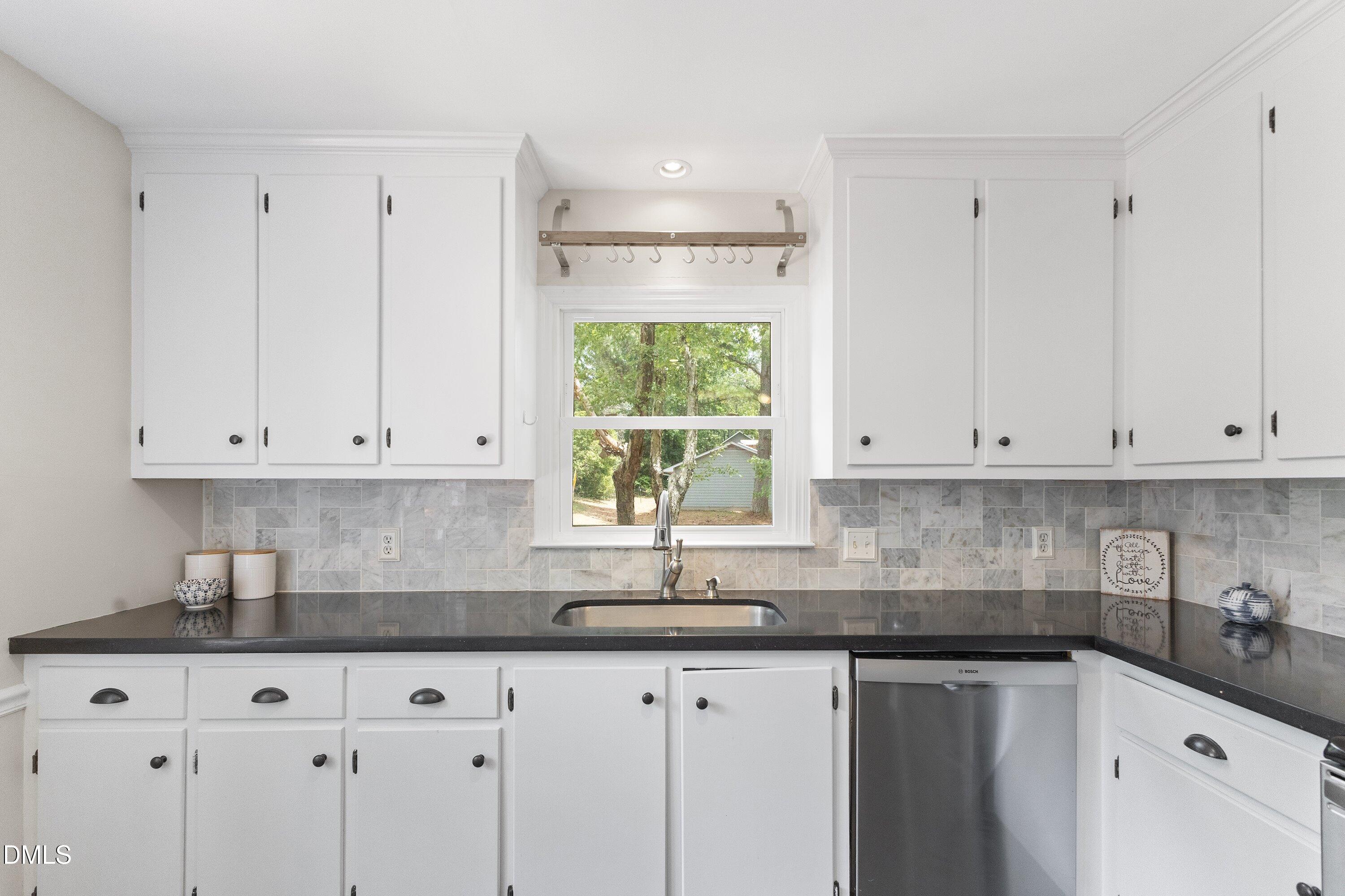 1412 Valley Run
