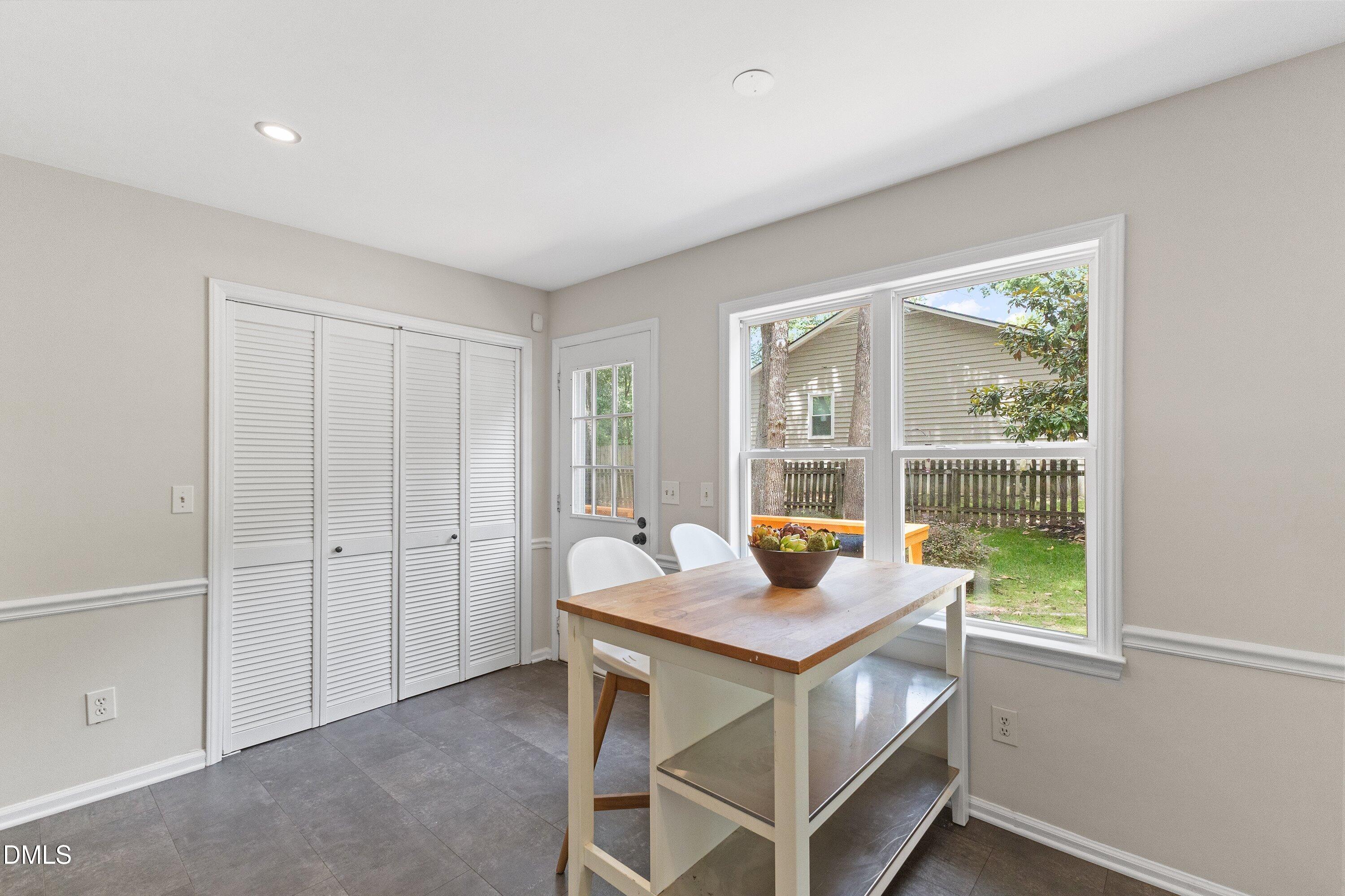 1412 Valley Run
