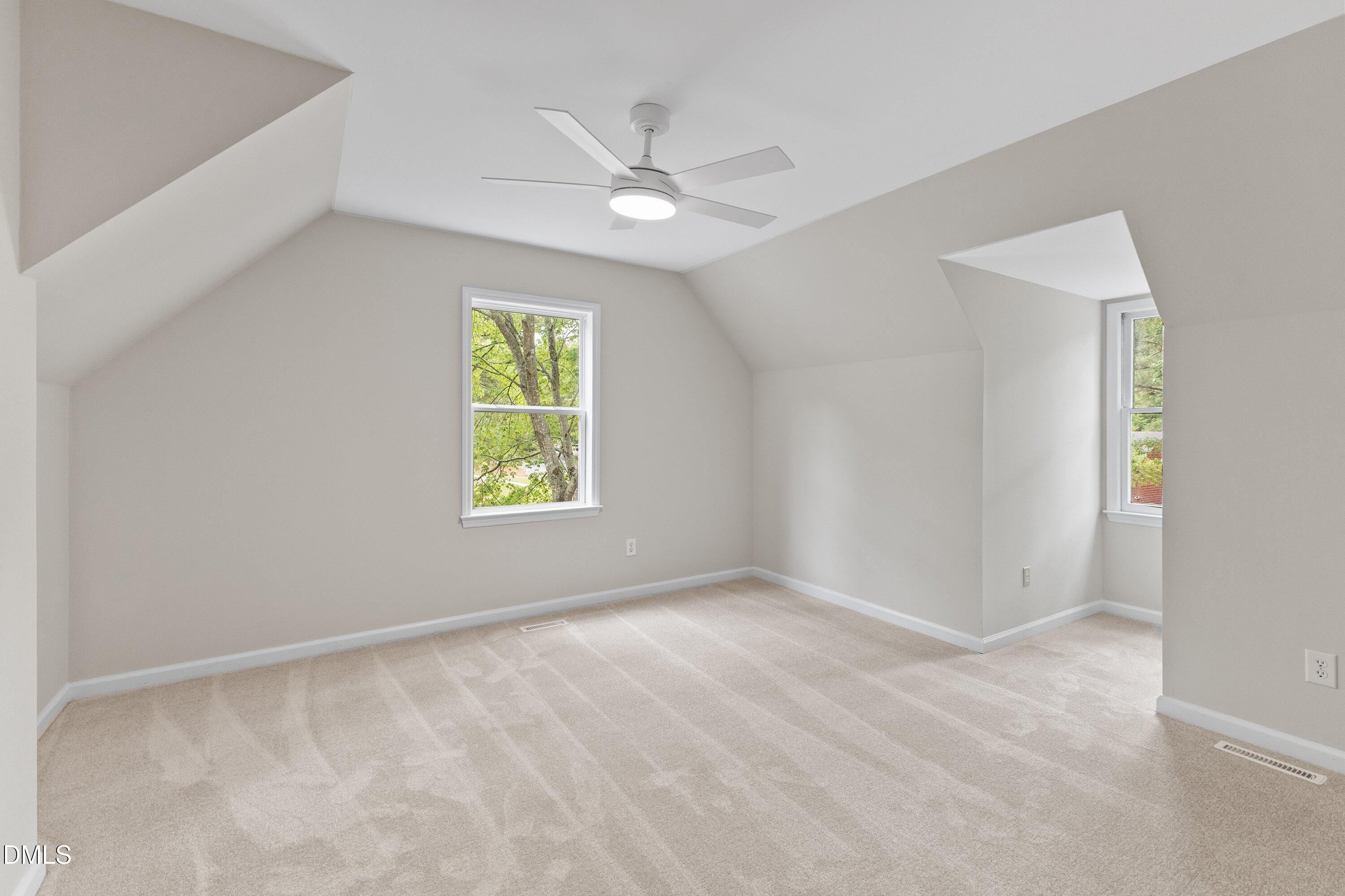 1412 Valley Run