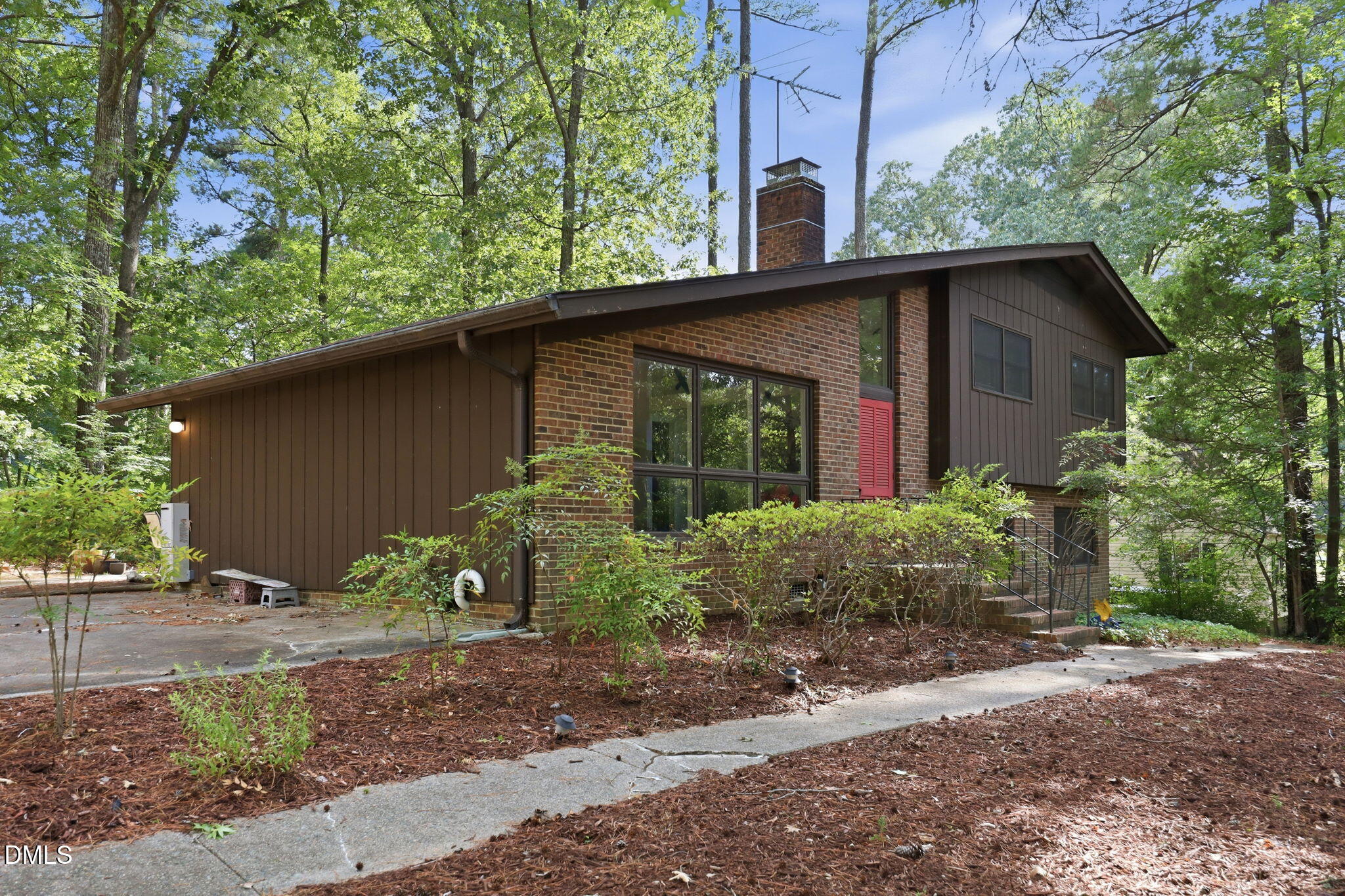 1904 Overland Drive