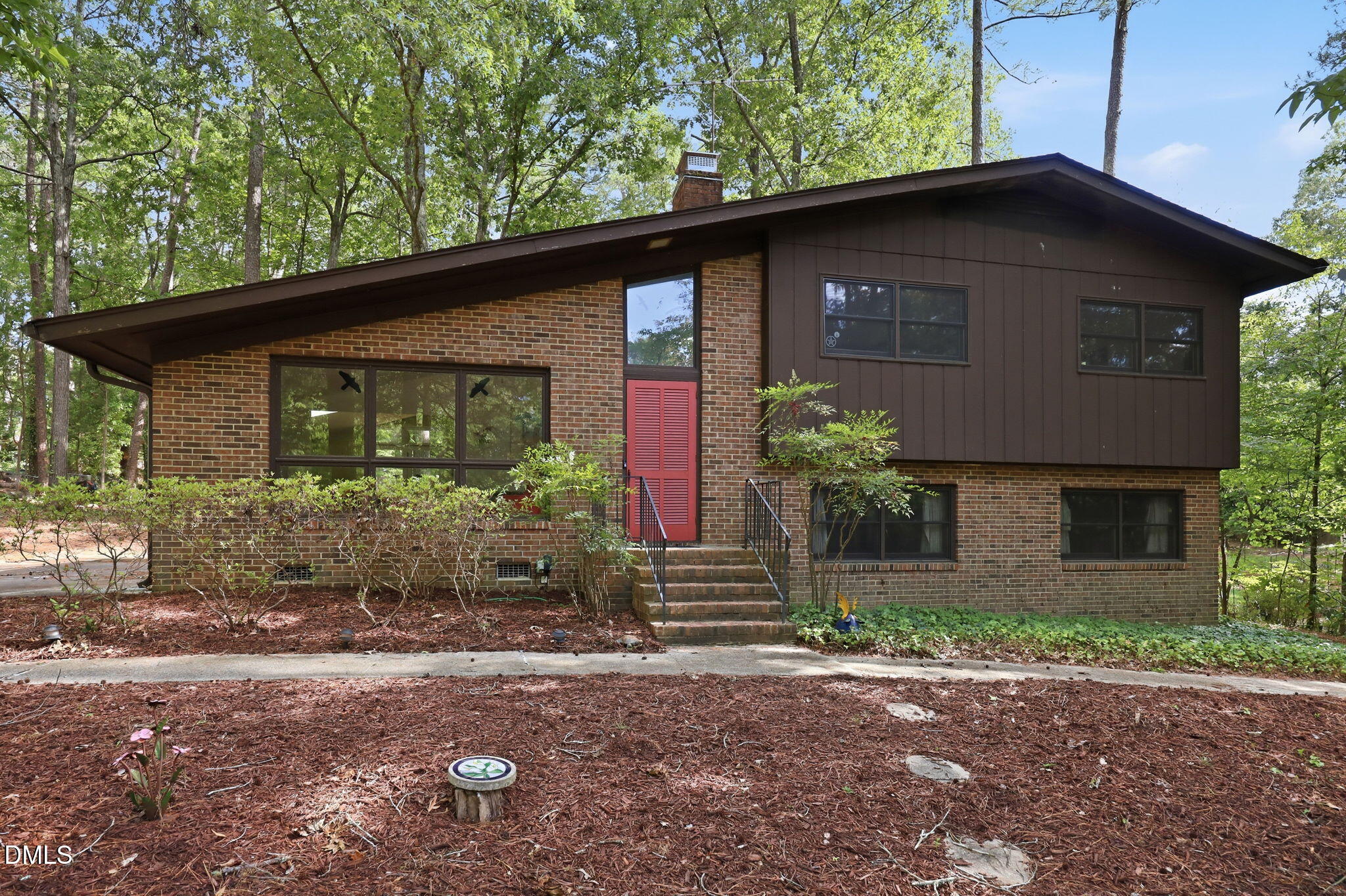 1904 Overland Drive