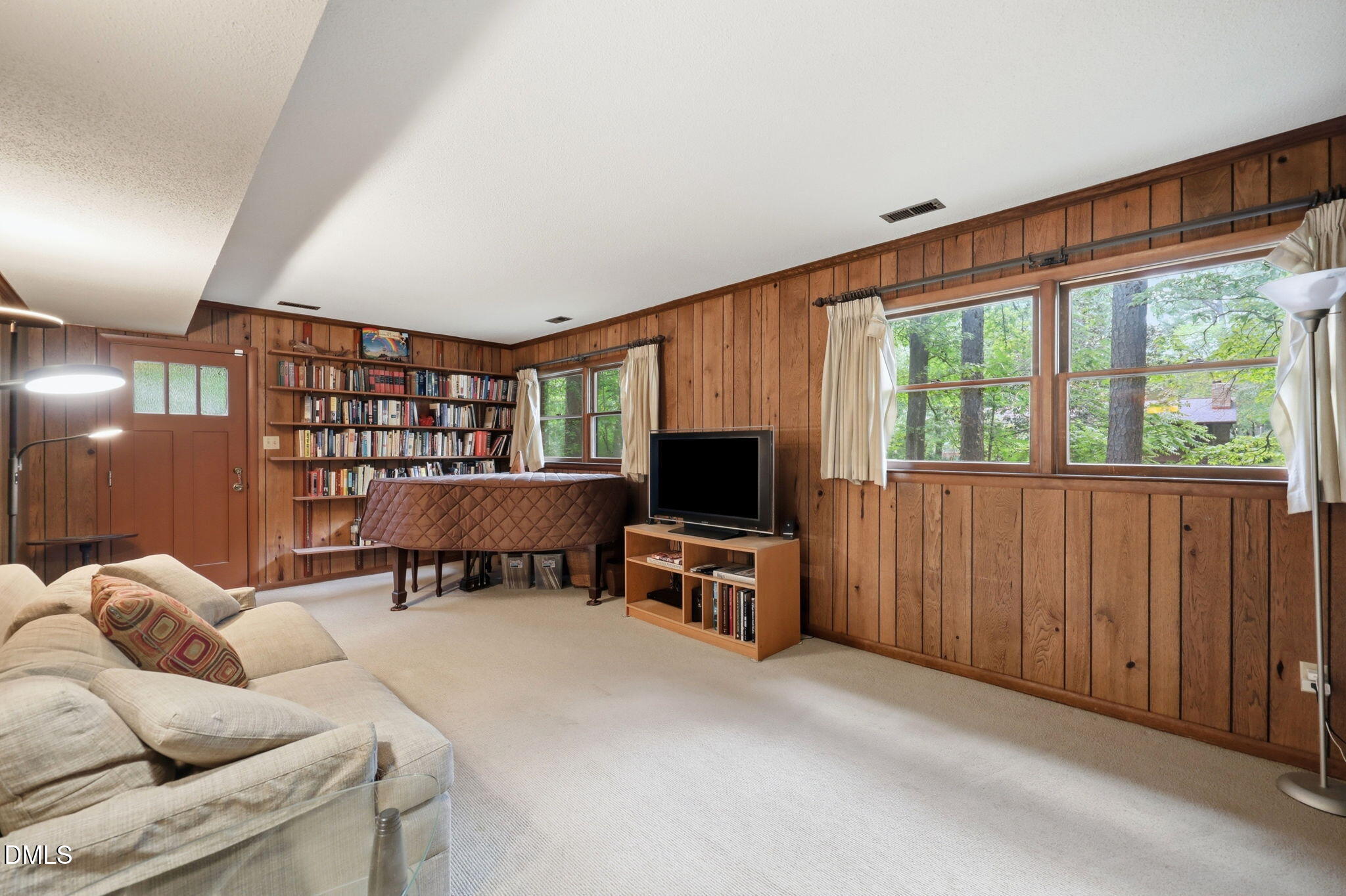 1904 Overland Drive