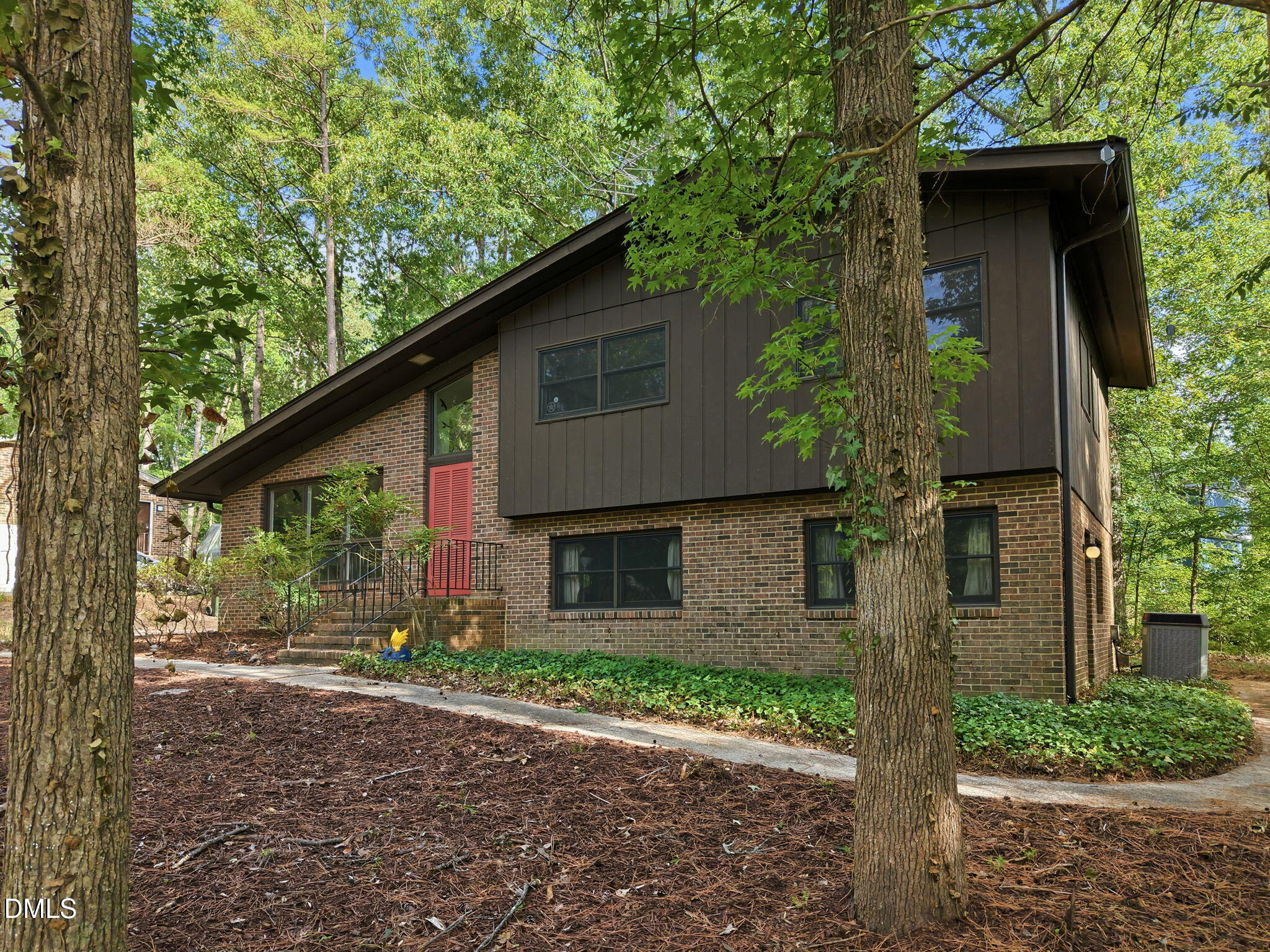 1904 Overland Drive
