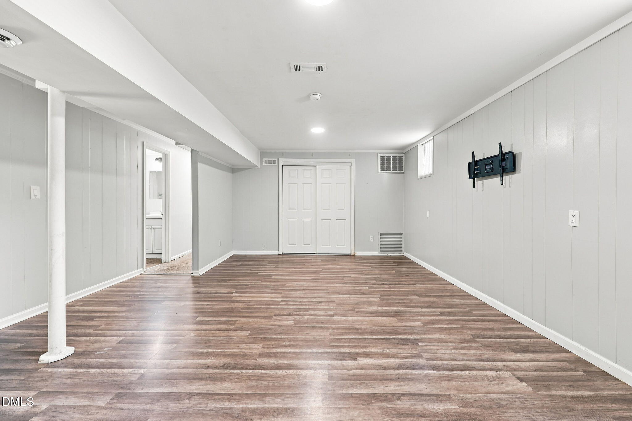 8718 Rollingwood Road