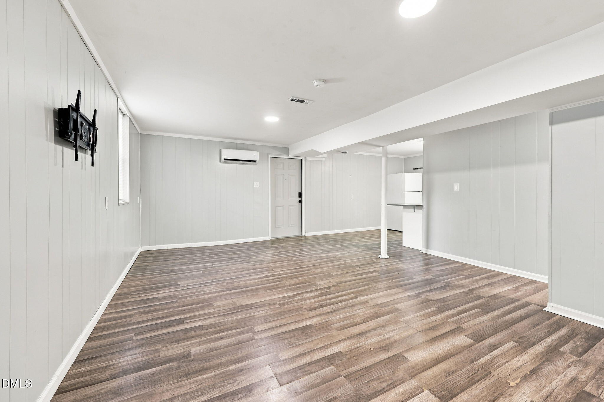 8718 Rollingwood Road