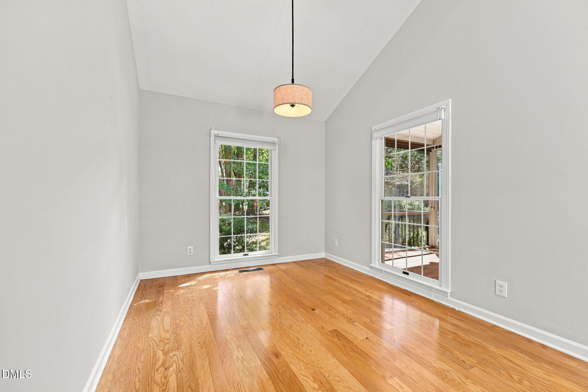 334 Whisperwood Close