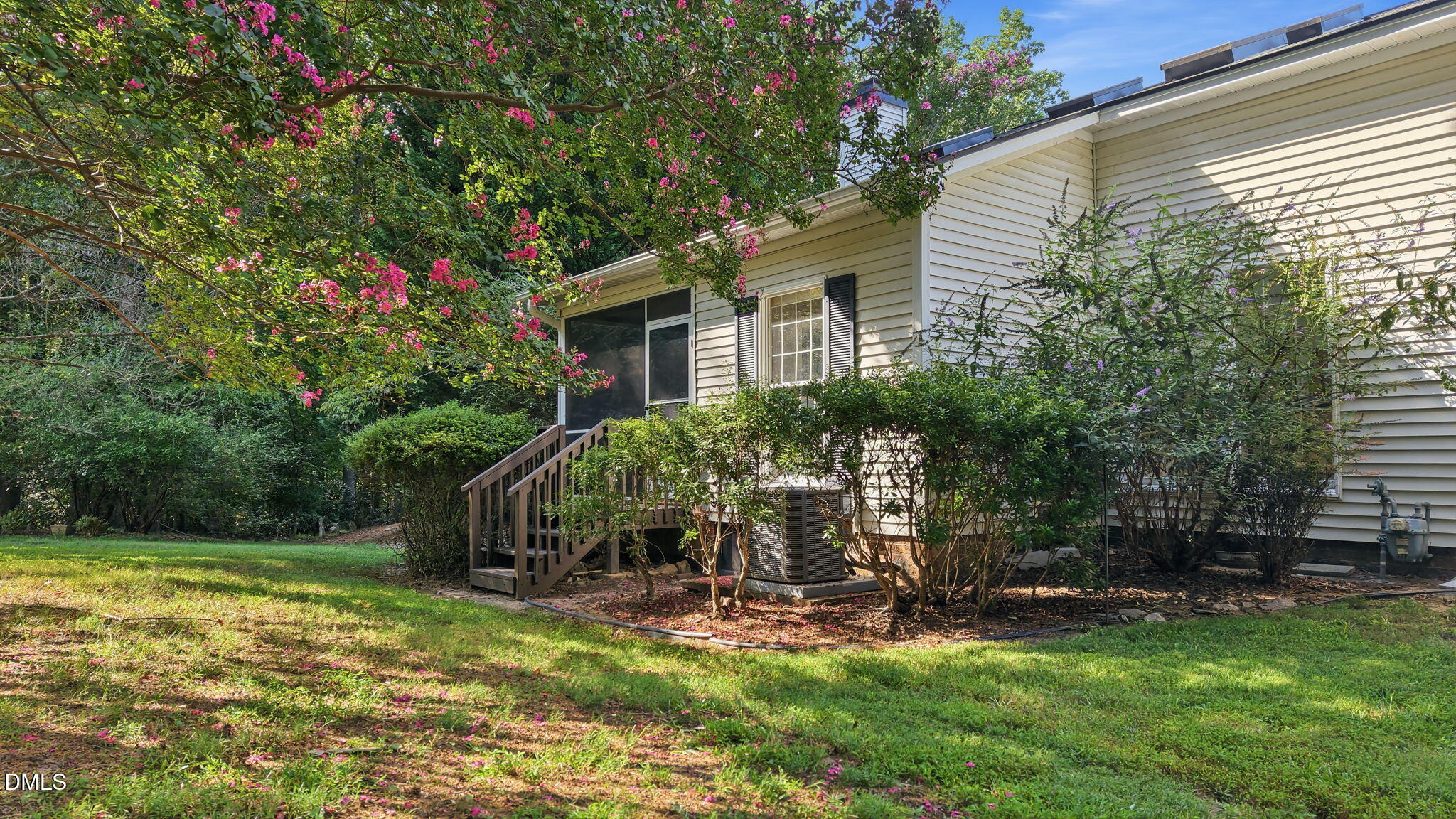 334 Whisperwood Close