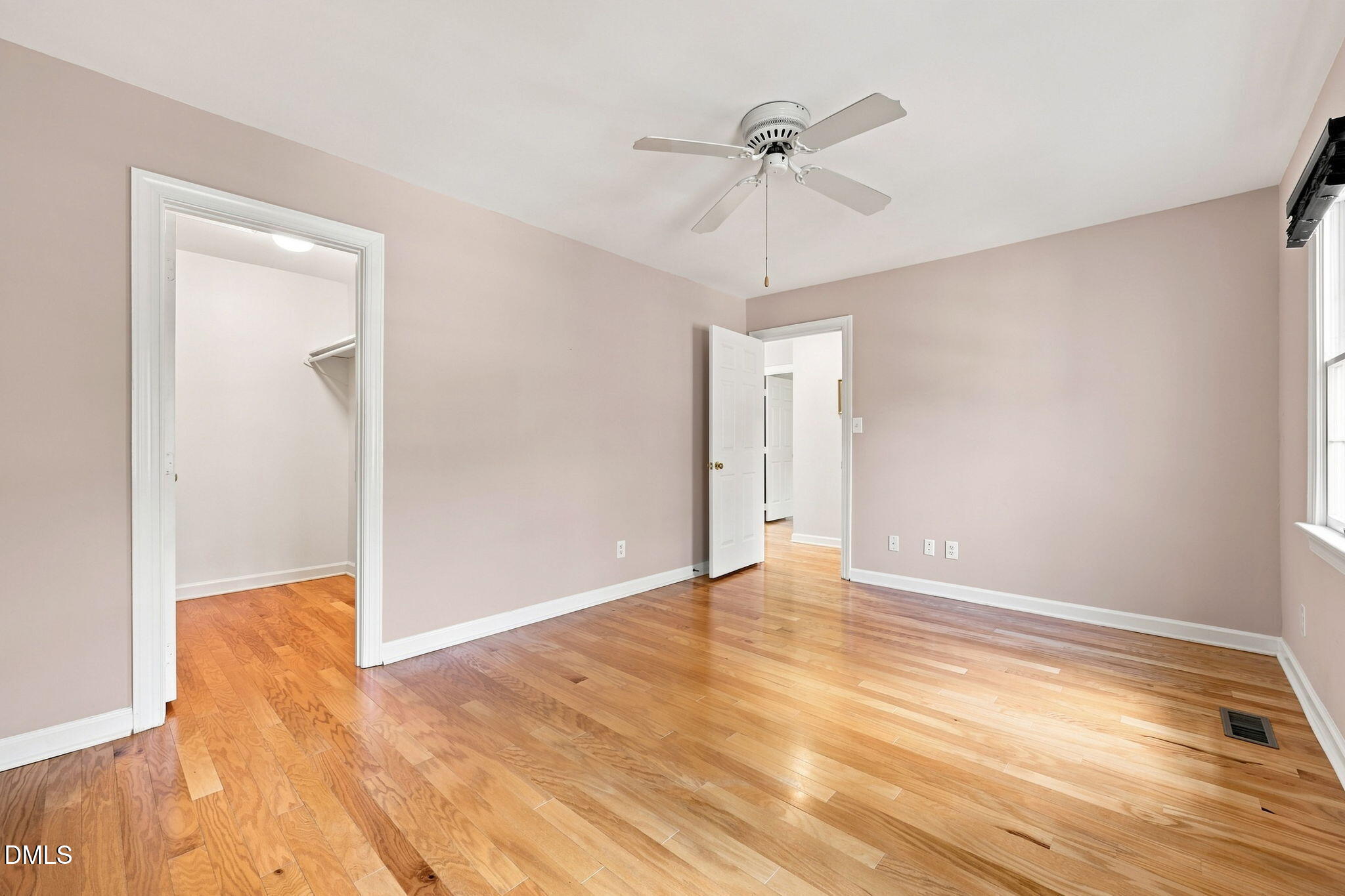 334 Whisperwood Close