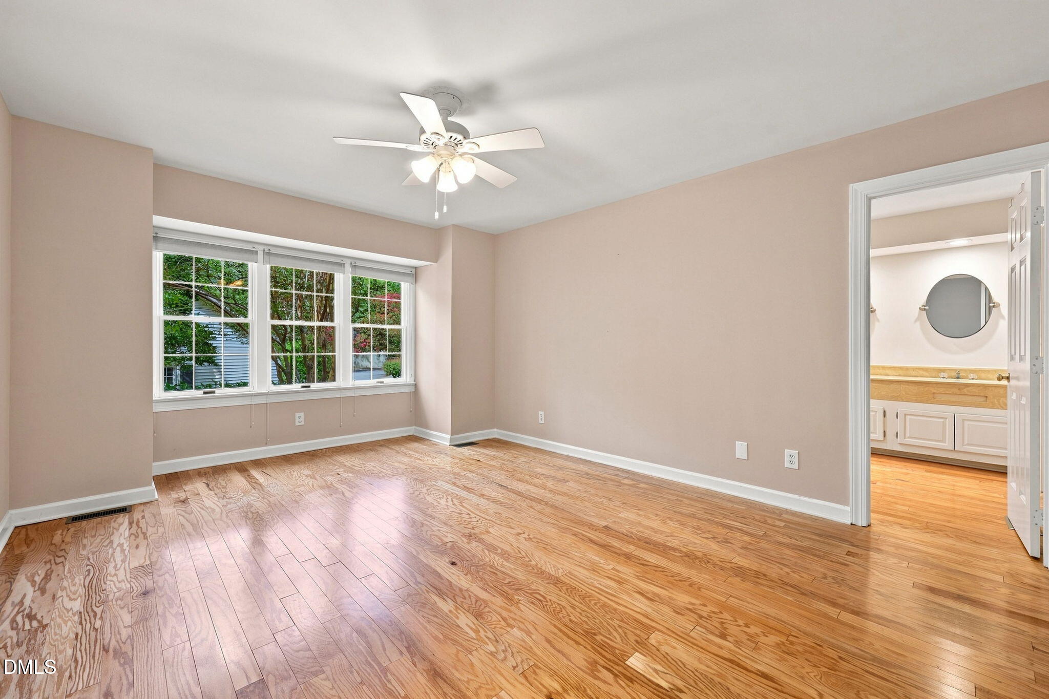 334 Whisperwood Close