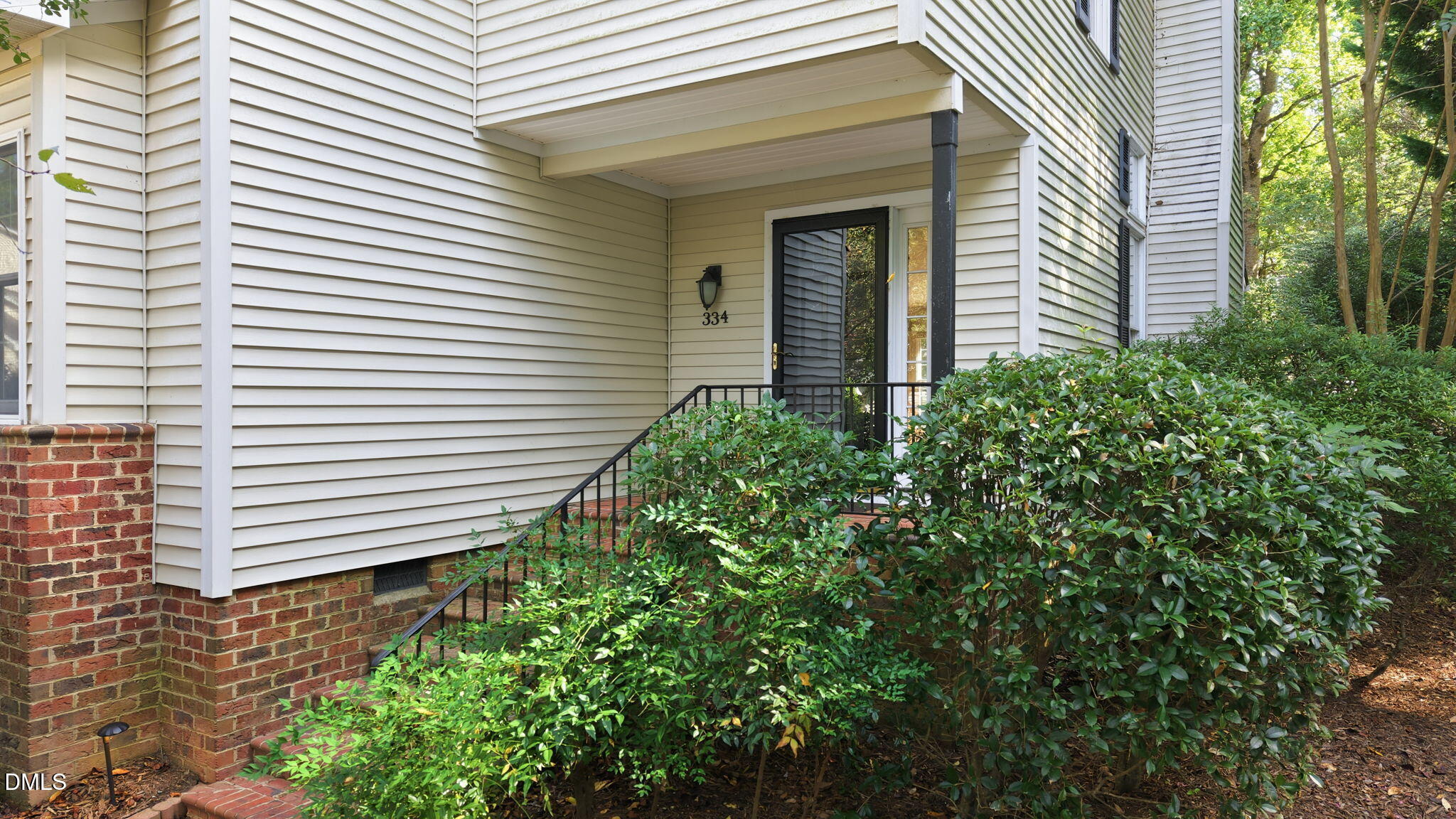 334 Whisperwood Close