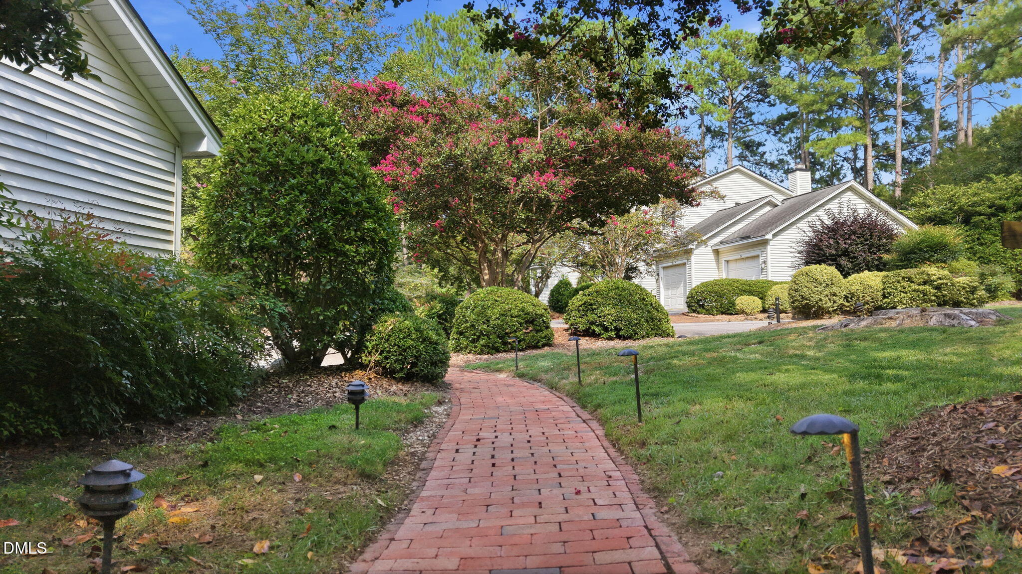 334 Whisperwood Close