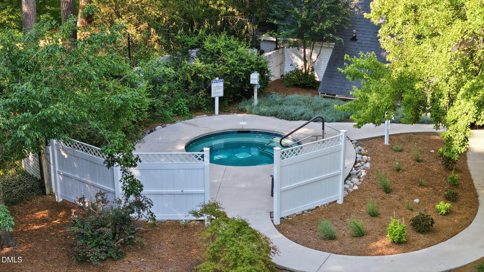 334 Whisperwood Close