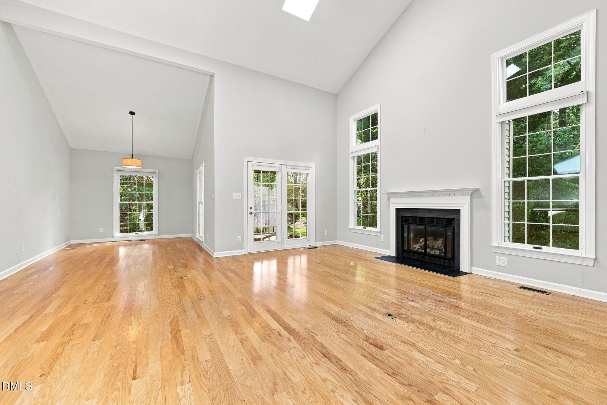 334 Whisperwood Close