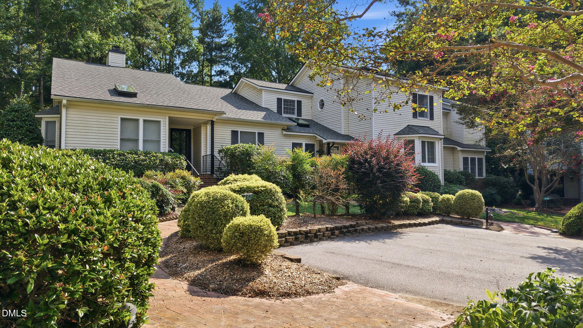 334 Whisperwood Close
