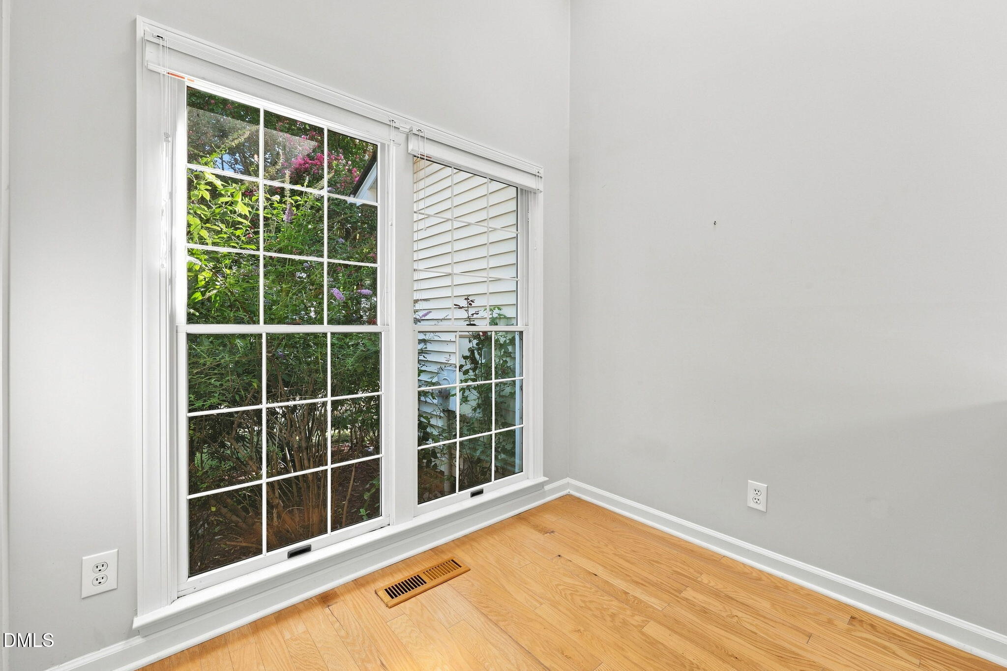 334 Whisperwood Close