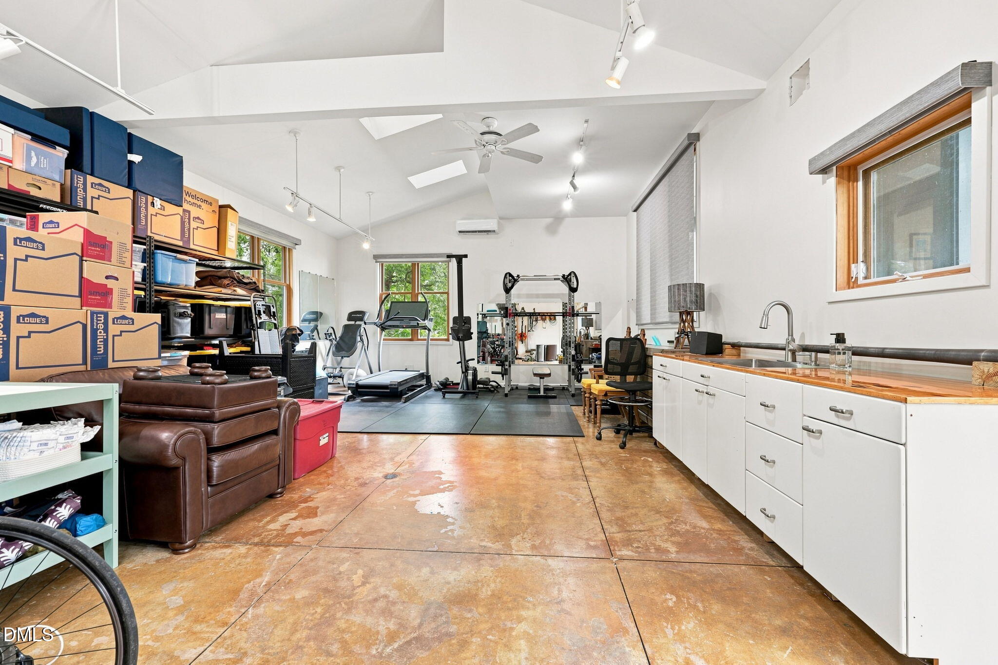 403 Oak Avenue