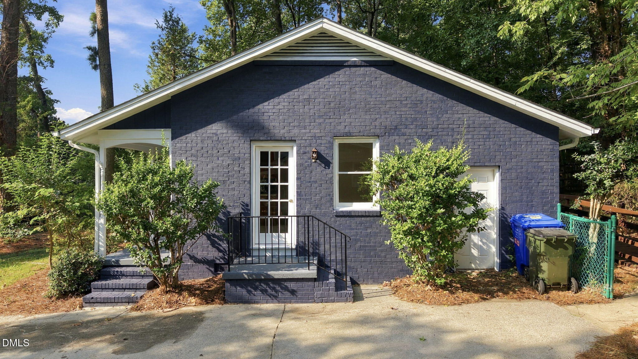 404 Longleaf Drive
