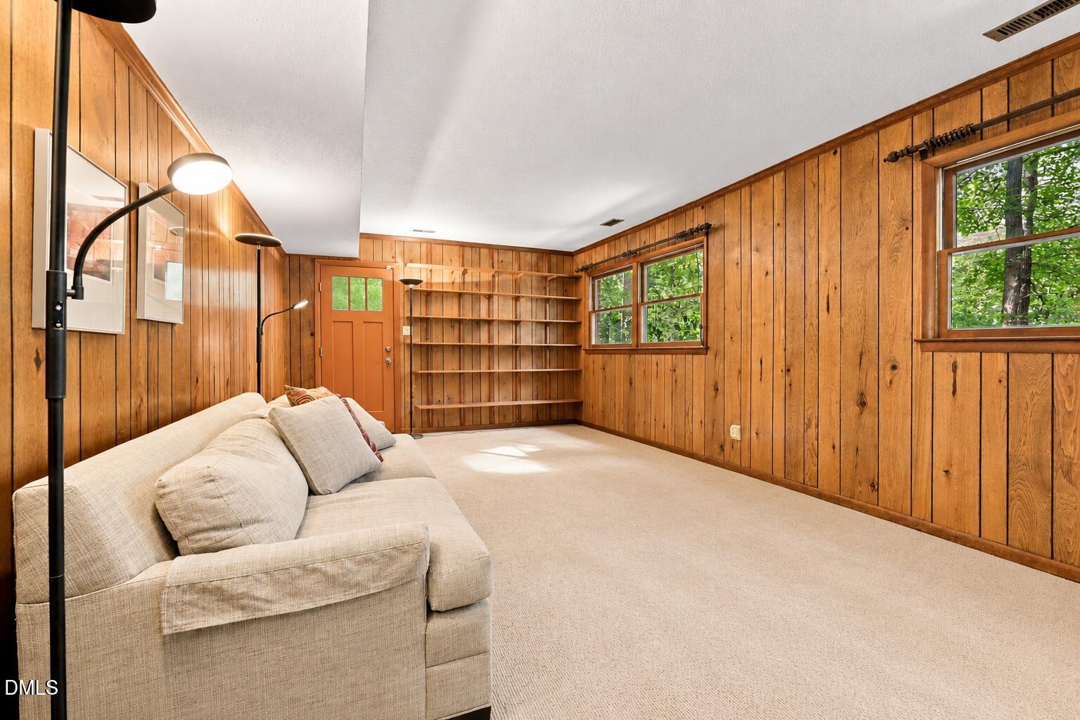 1904 Overland Drive